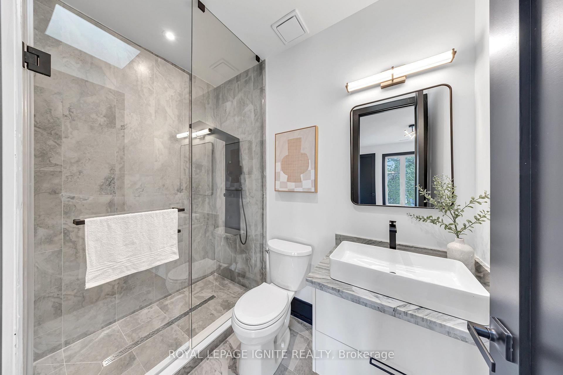 Photo 24 of 15 Deblyn Drive E, Scarborough, L'Amoreaux — HOMEH