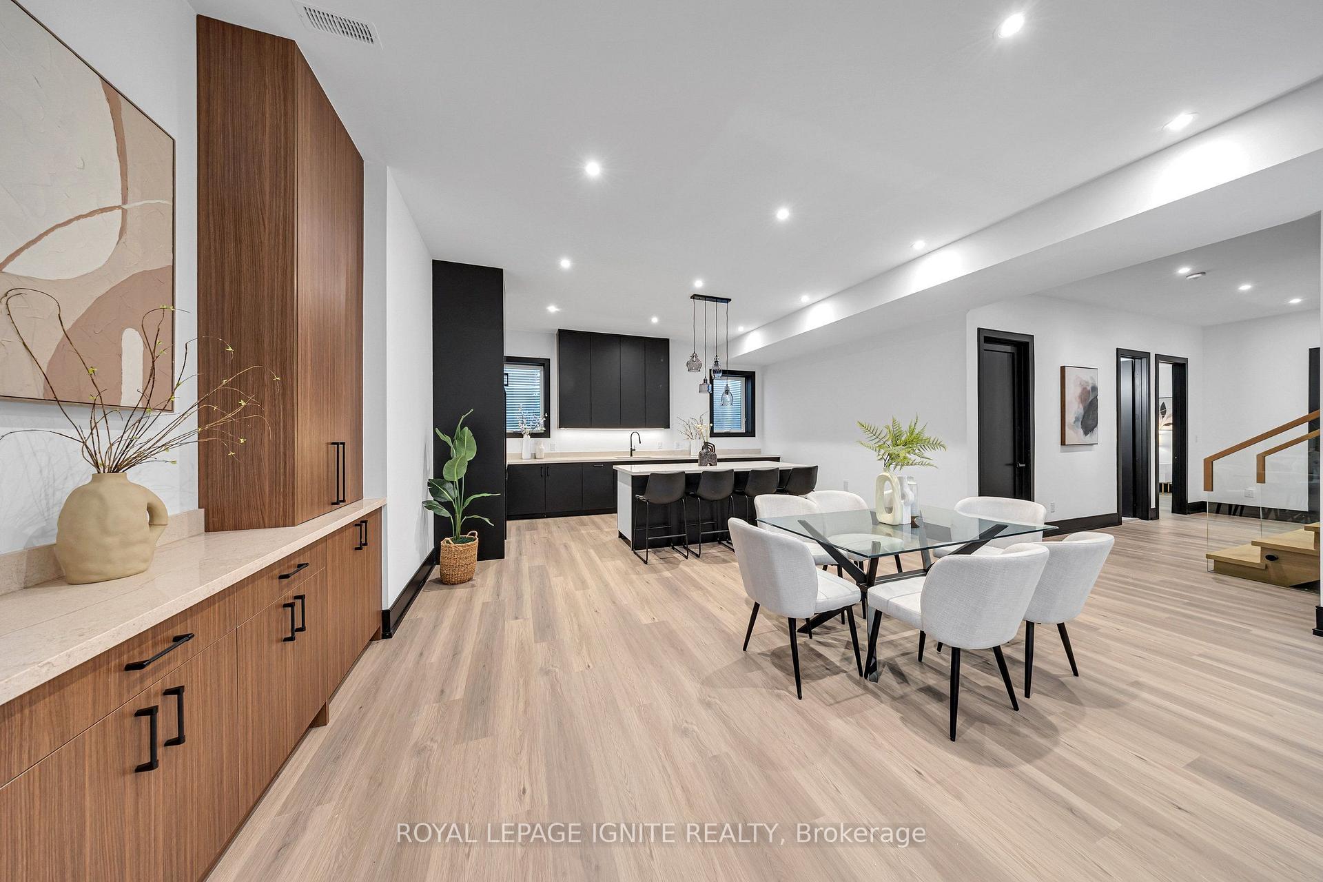 Photo 34 of 15 Deblyn Drive E, Scarborough, L'Amoreaux — HOMEH