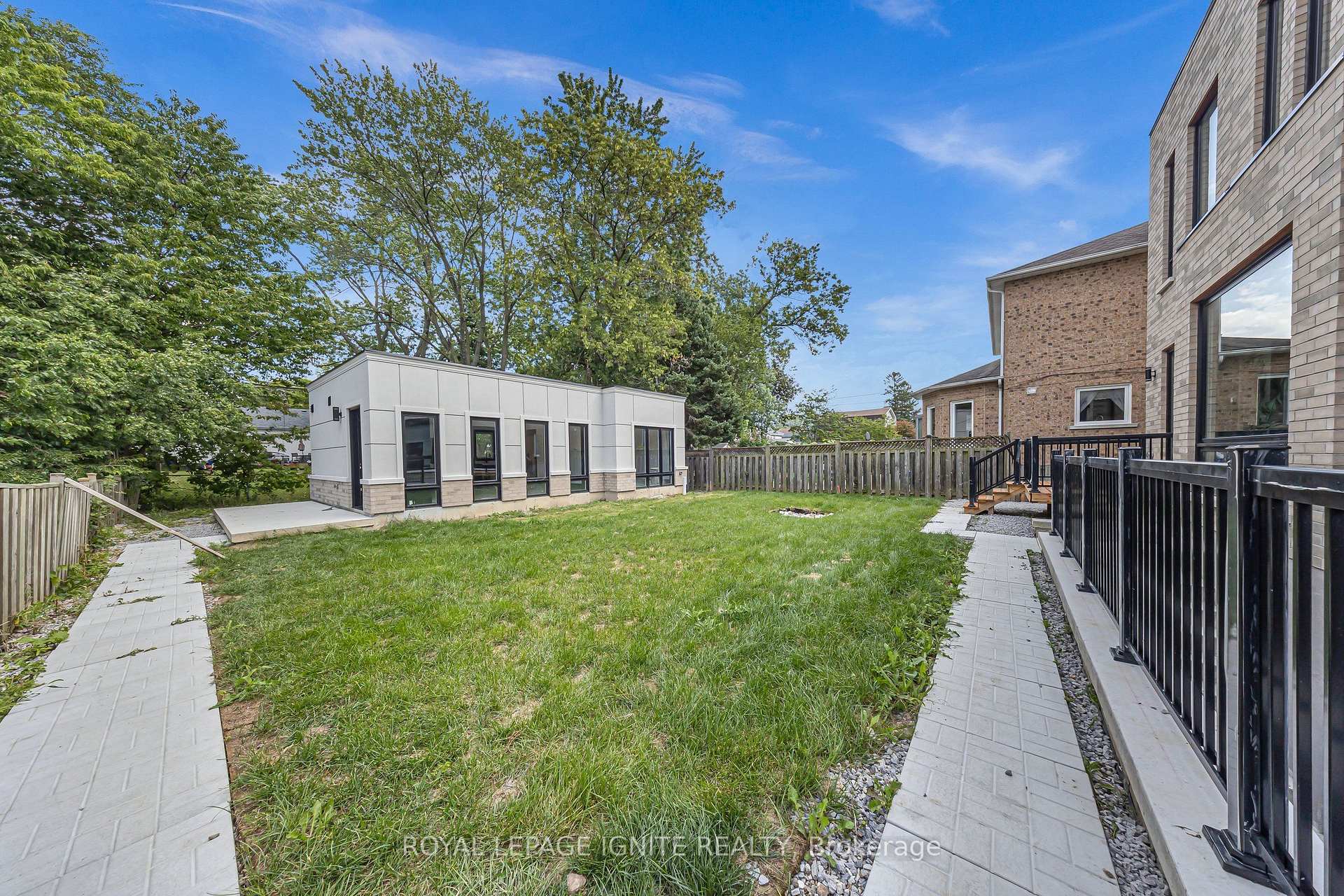 Photo 42 of 15 Deblyn Drive E, Scarborough, L'Amoreaux — HOMEH