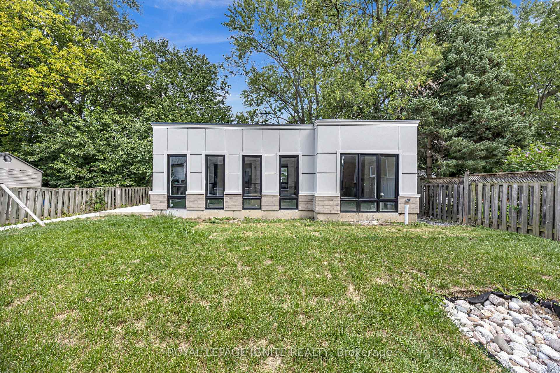 Photo 44 of 15 Deblyn Drive E, Scarborough, L'Amoreaux — HOMEH