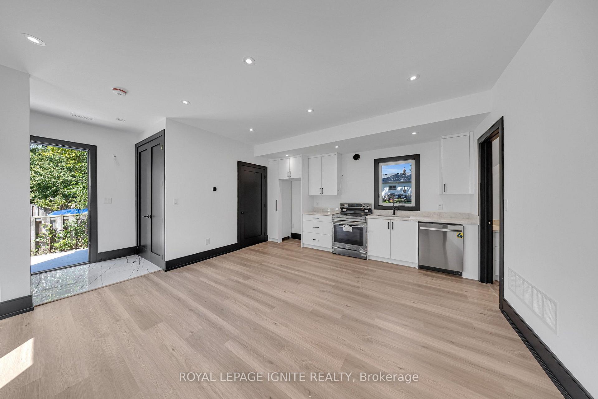 Photo 46 of 15 Deblyn Drive E, Scarborough, L'Amoreaux — HOMEH