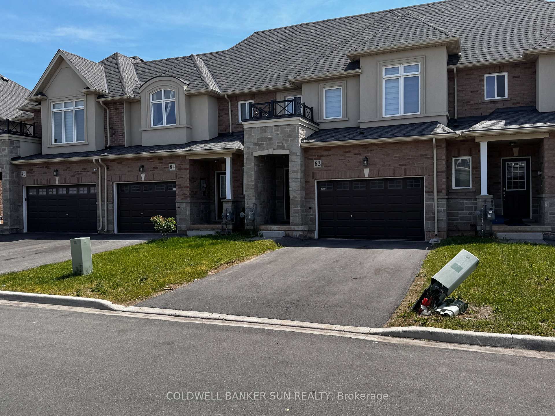Photo 2 of 82 Pinot Crescent, Hamilton, Fruitland — HOMEH