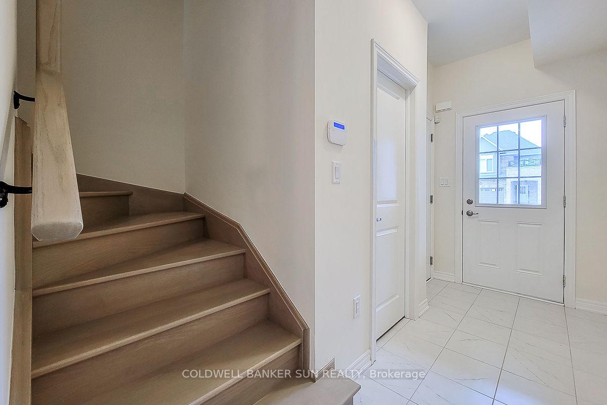 Photo 3 of 82 Pinot Crescent, Hamilton, Fruitland — HOMEH