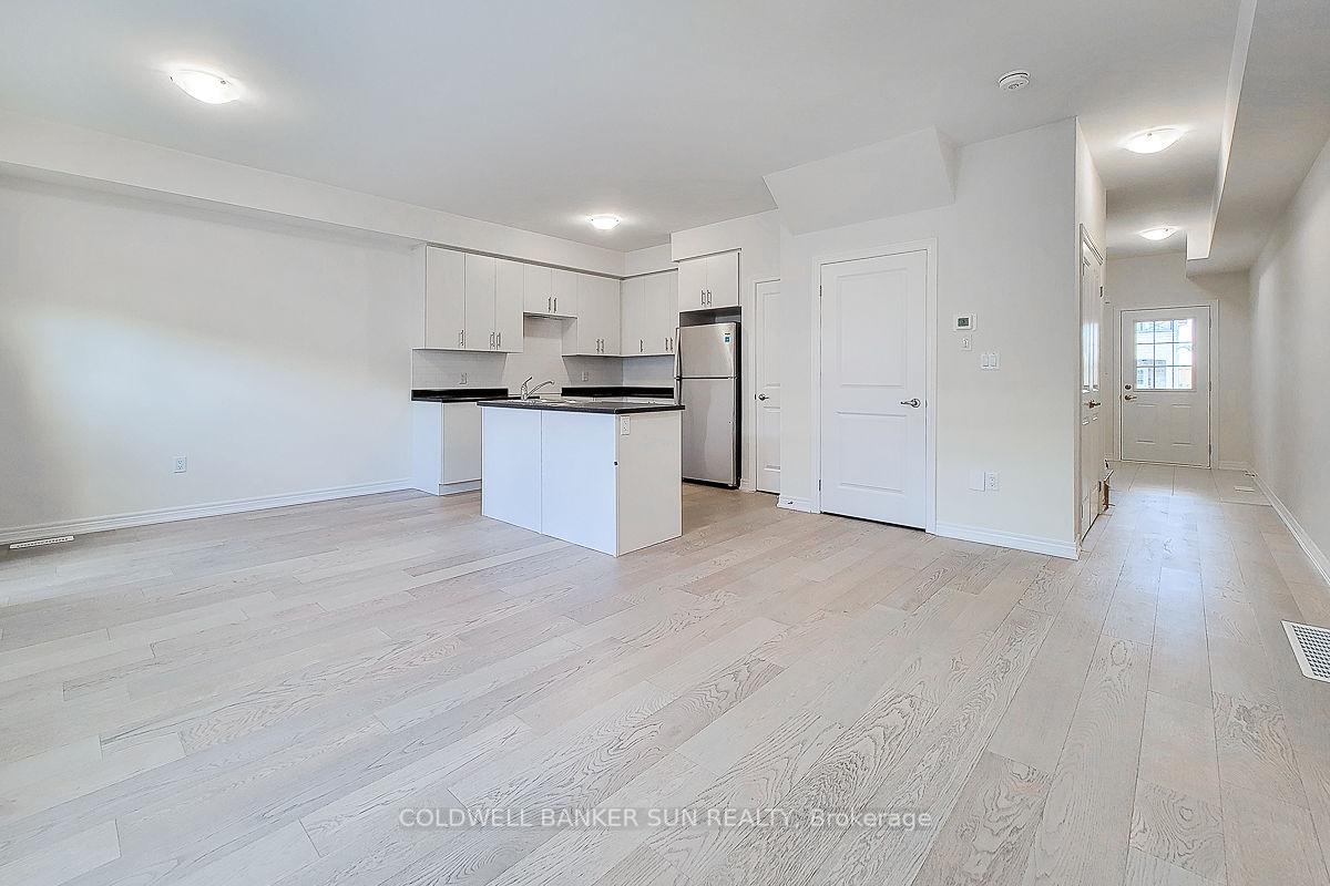 Photo 4 of 82 Pinot Crescent, Hamilton, Fruitland — HOMEH