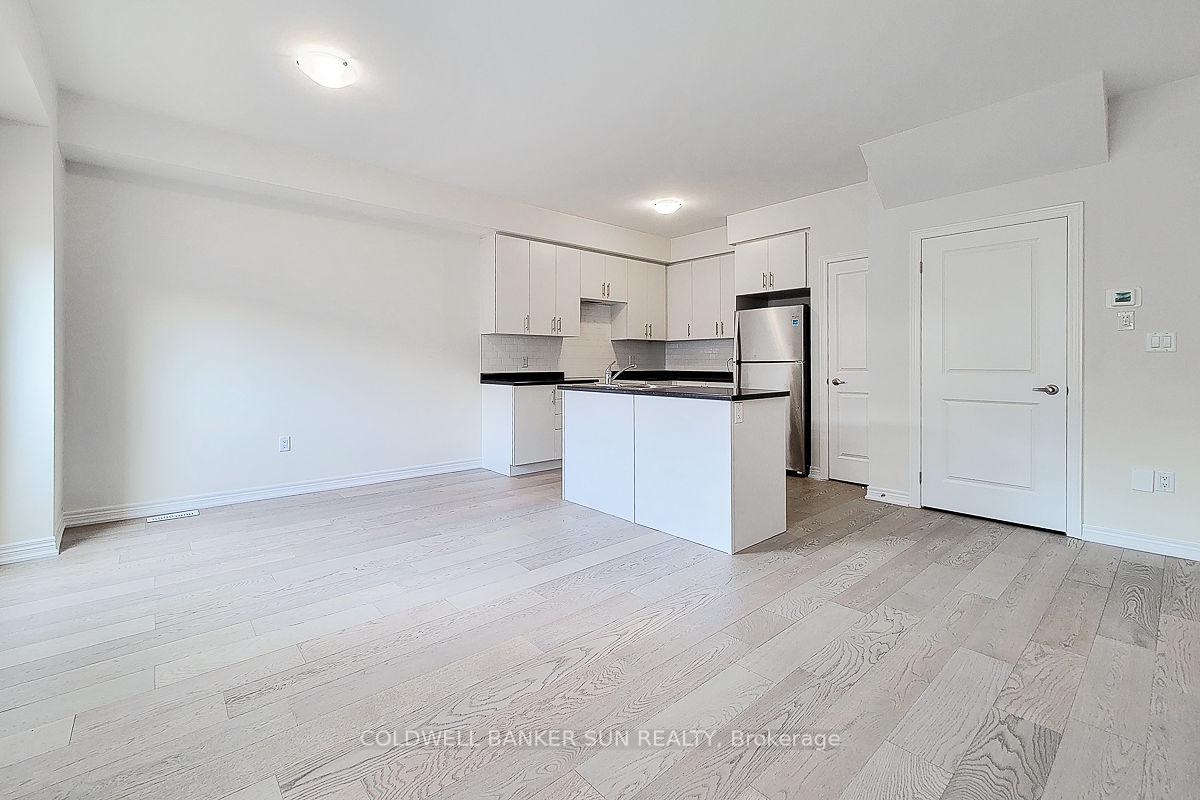 Photo 6 of 82 Pinot Crescent, Hamilton, Fruitland — HOMEH