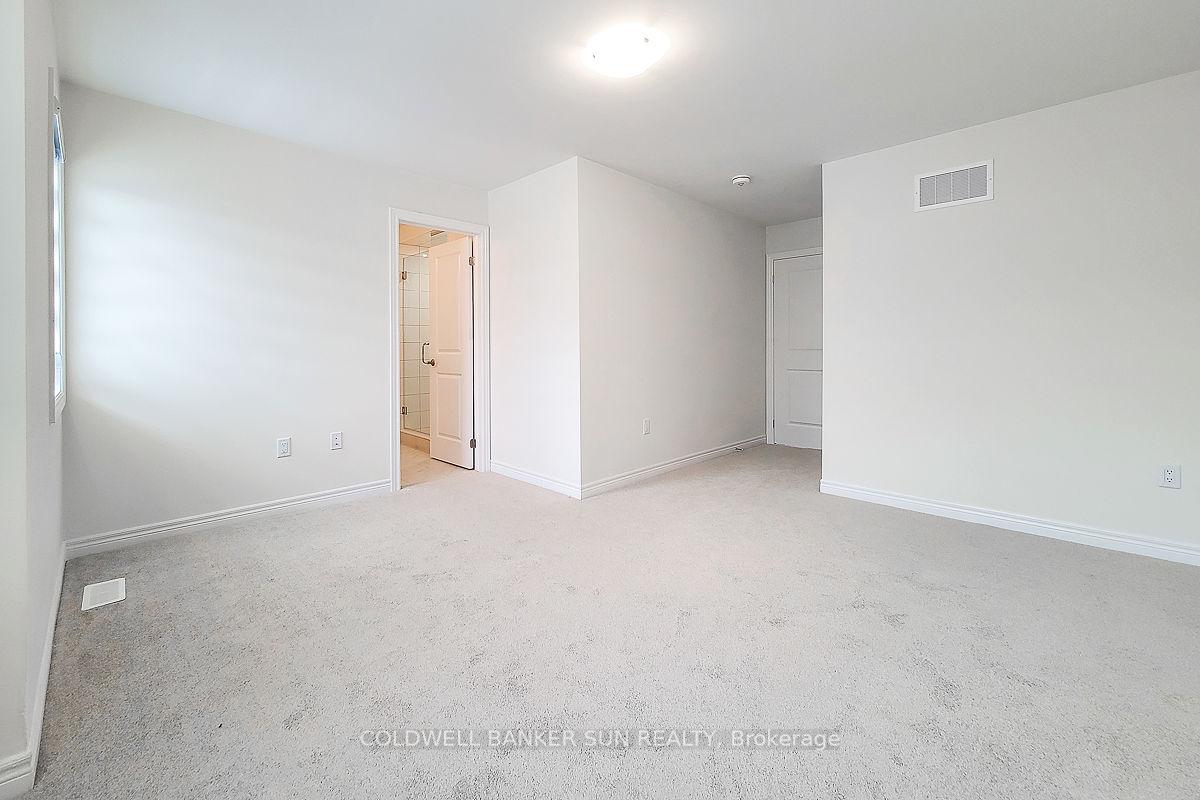 Photo 13 of 82 Pinot Crescent, Hamilton, Fruitland — HOMEH