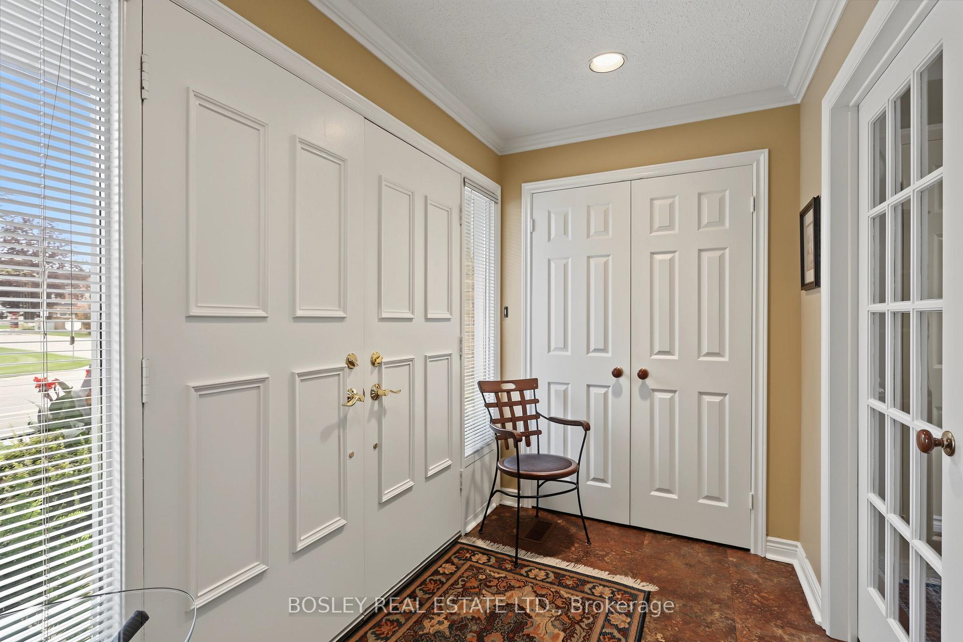 Photo 3 of 69 Fairway Drive, Aurora, Aurora Highlands — HOMEH