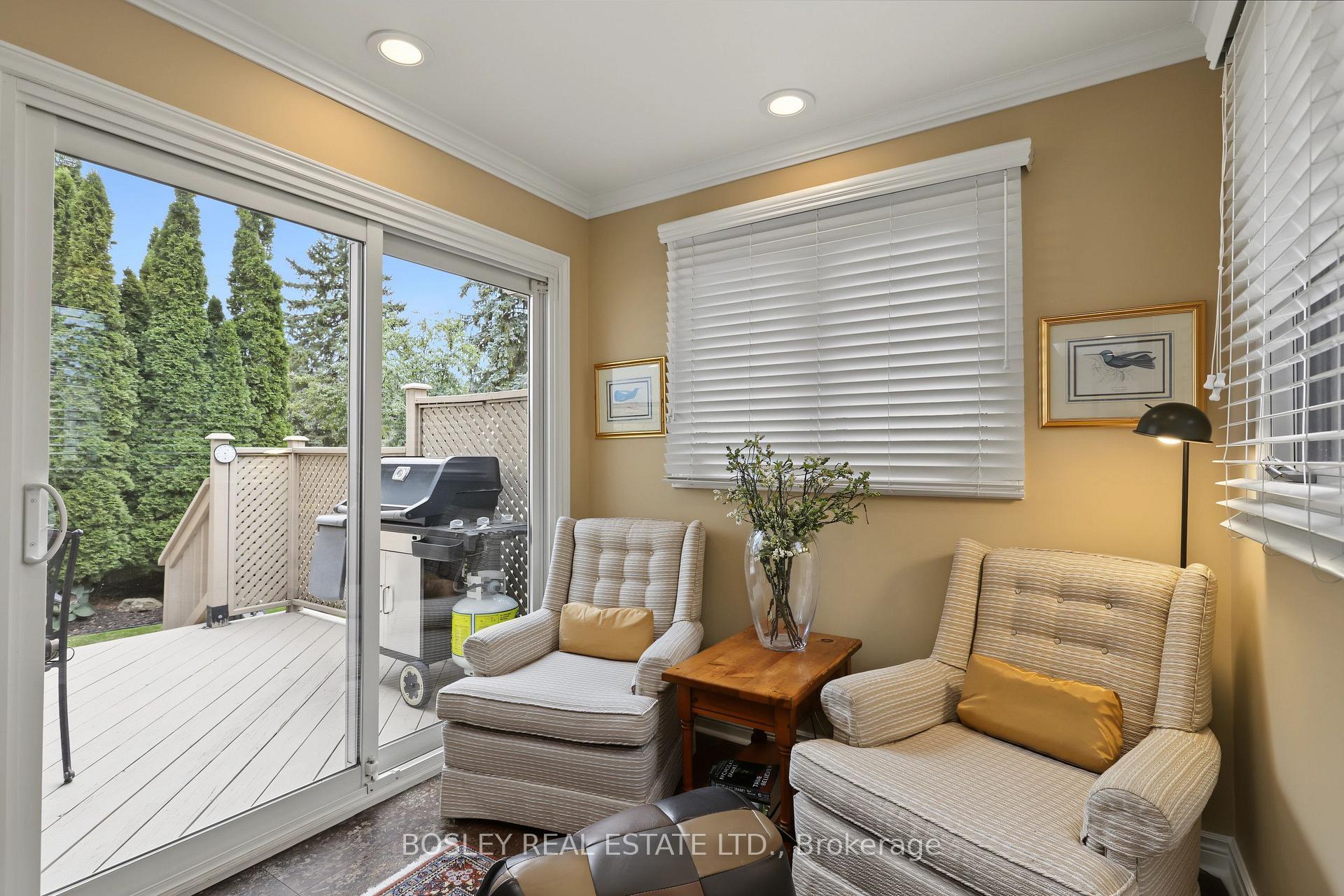 Photo 9 of 69 Fairway Drive, Aurora, Aurora Highlands — HOMEH