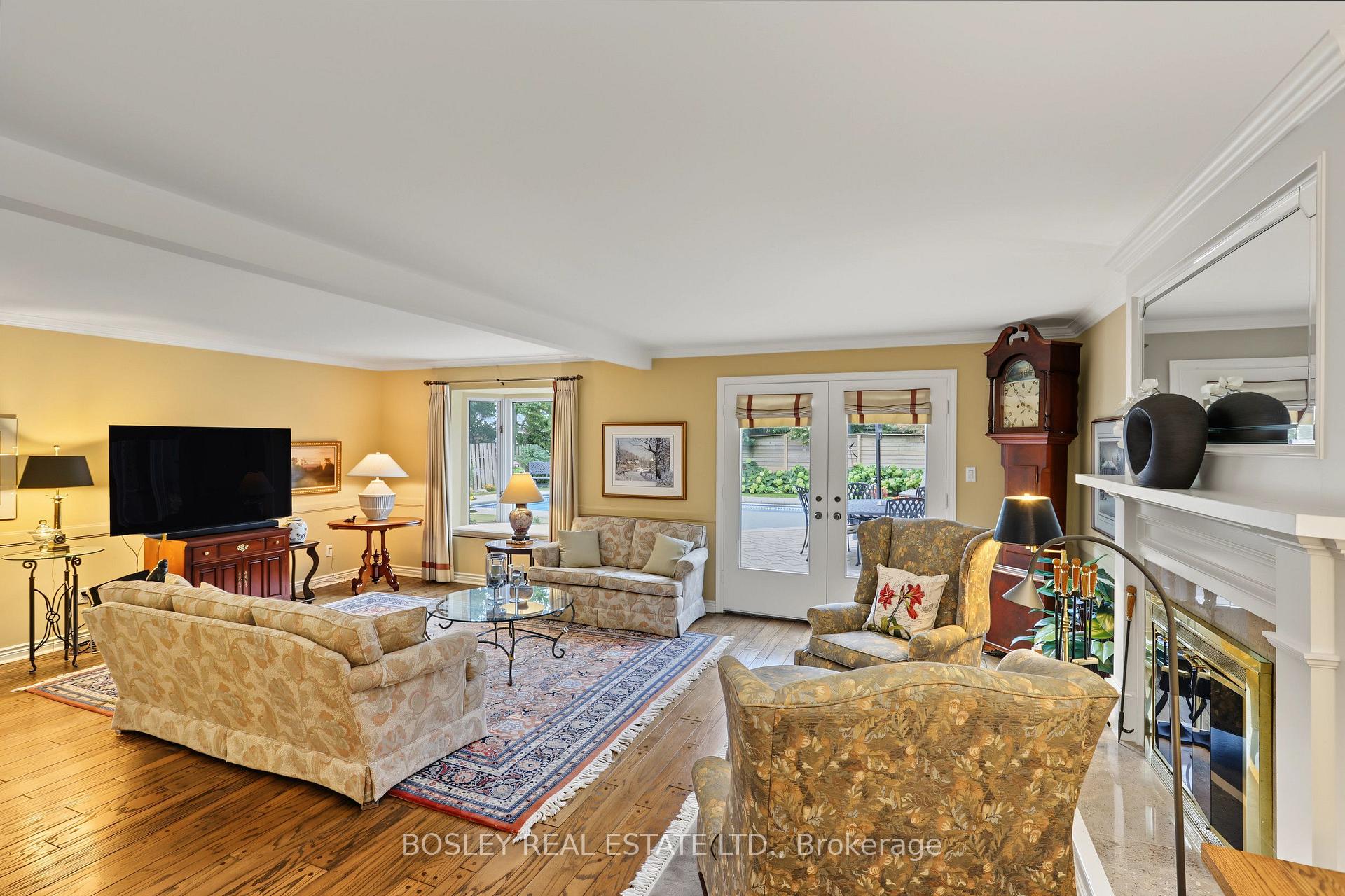 Photo 11 of 69 Fairway Drive, Aurora, Aurora Highlands — HOMEH