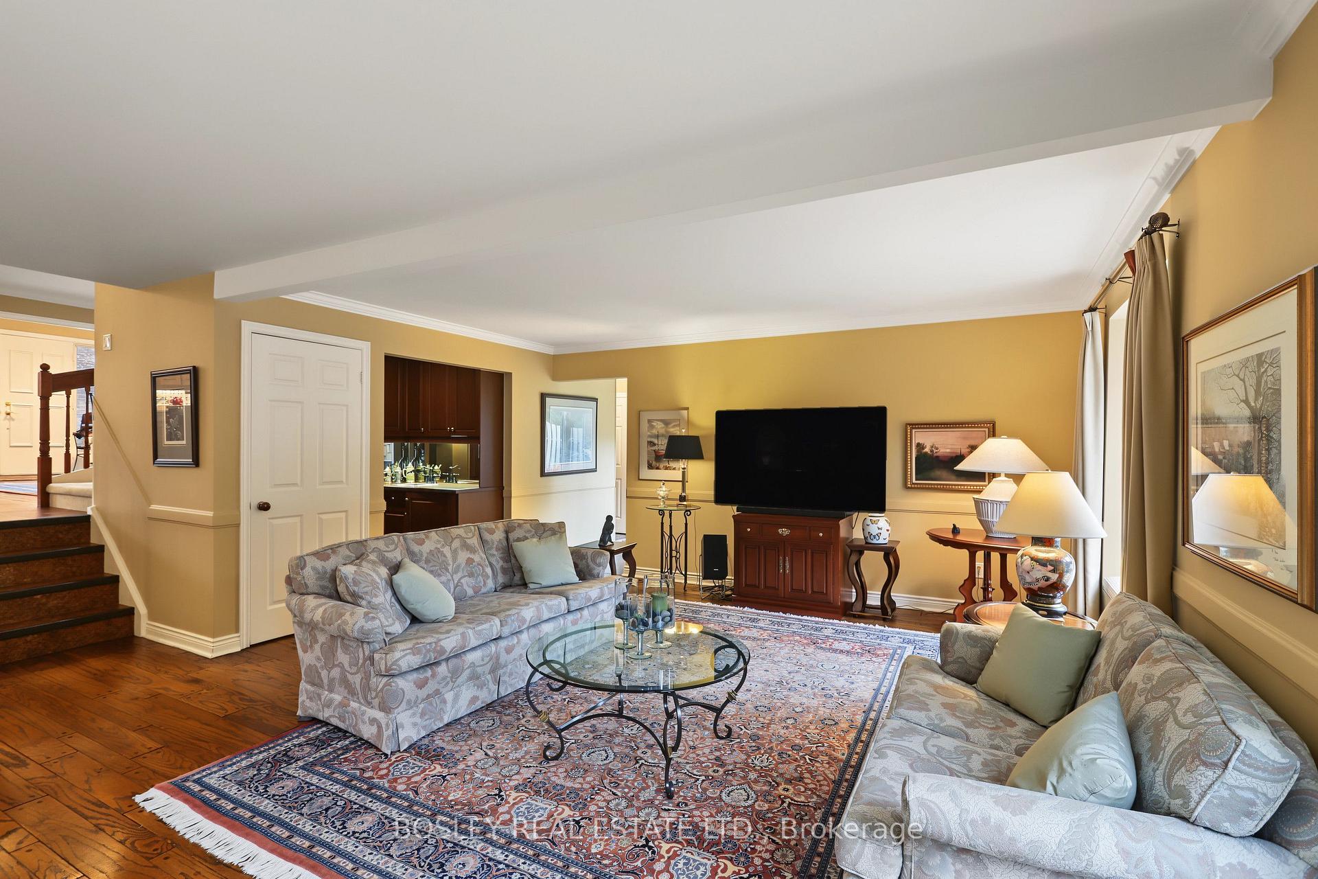 Photo 13 of 69 Fairway Drive, Aurora, Aurora Highlands — HOMEH