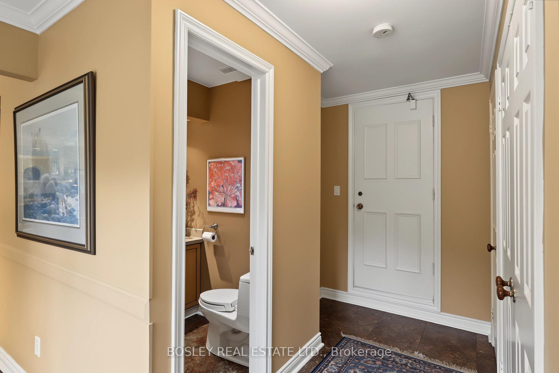 Photo 16 of 69 Fairway Drive, Aurora, Aurora Highlands — HOMEH