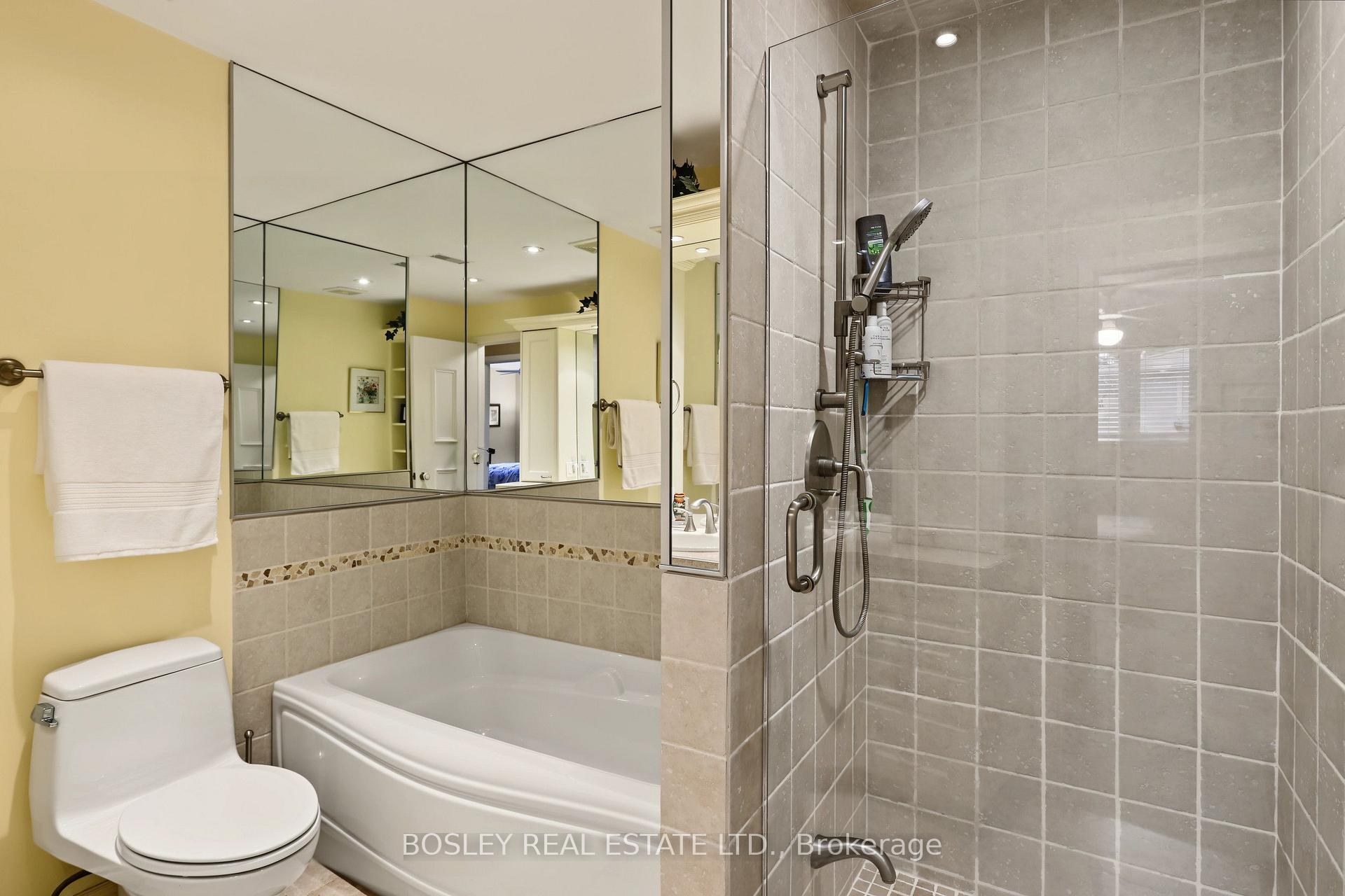 Photo 28 of 69 Fairway Drive, Aurora, Aurora Highlands — HOMEH