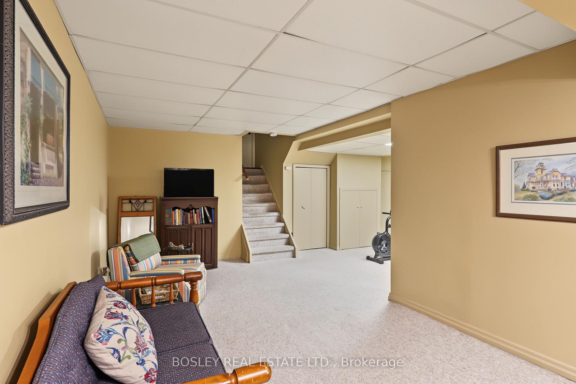 Photo 30 of 69 Fairway Drive, Aurora, Aurora Highlands — HOMEH