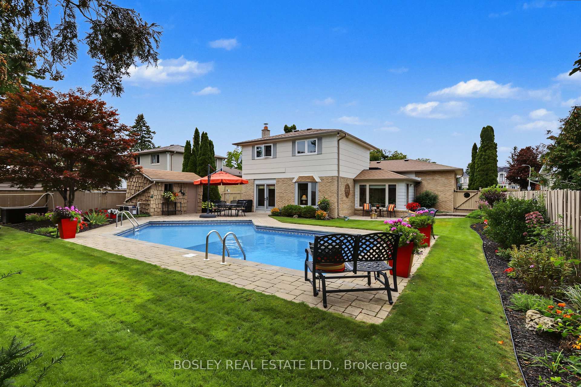 Photo 32 of 69 Fairway Drive, Aurora, Aurora Highlands — HOMEH