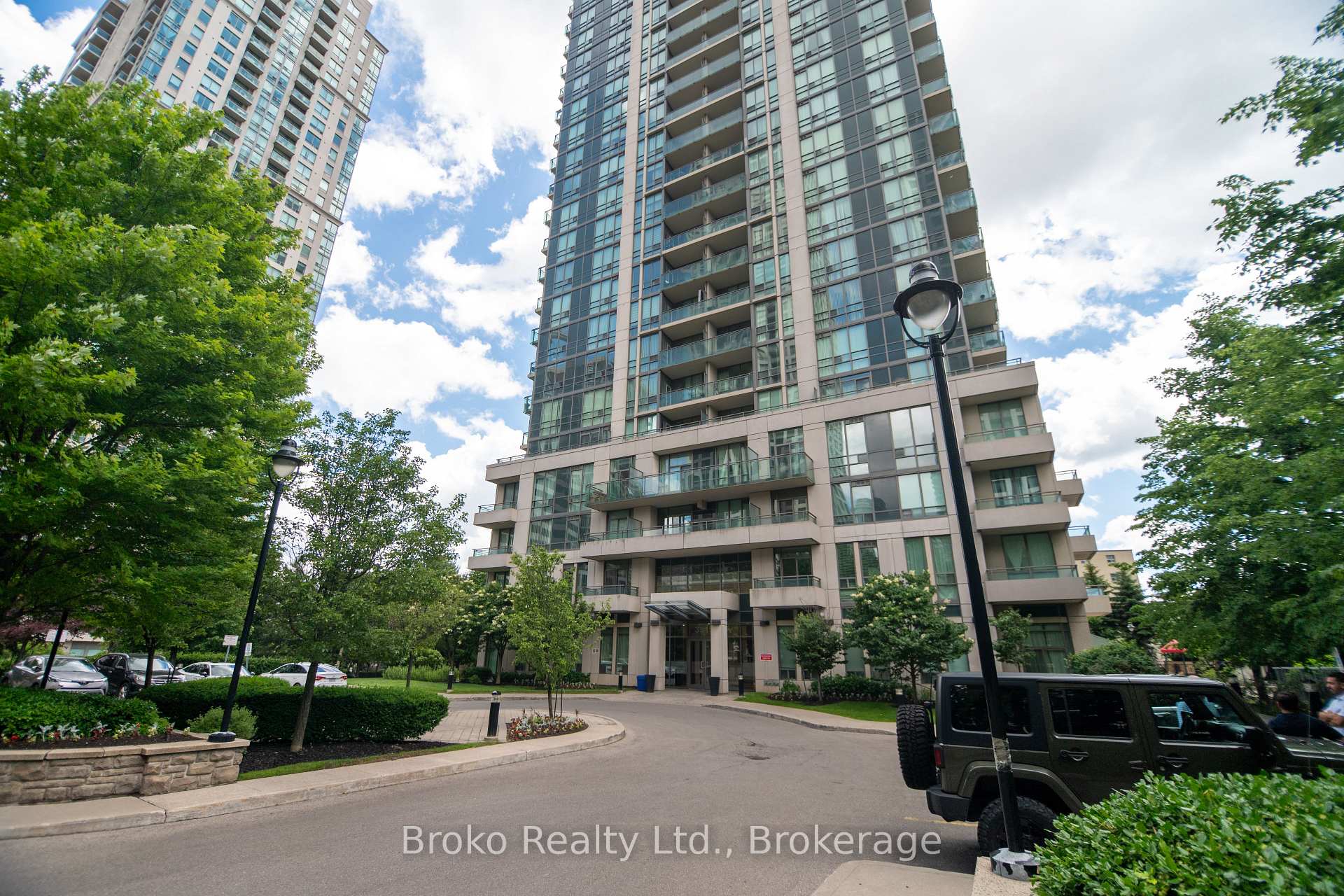 Photo 2 of Unit 2907, 3515 Kariya Drive, Mississauga, City Centre — HOMEH