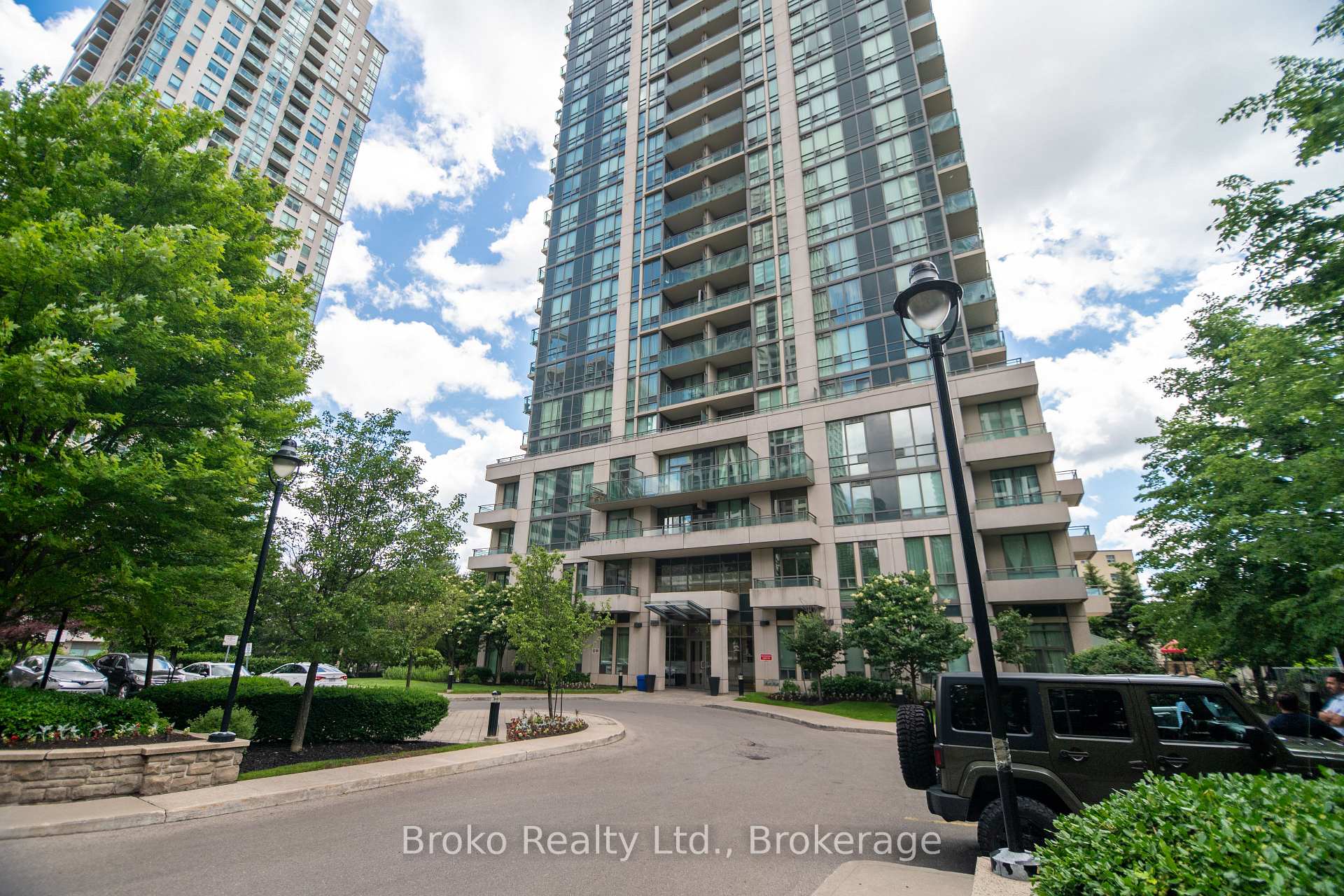 Photo 3 of Unit 2907, 3515 Kariya Drive, Mississauga, City Centre — HOMEH