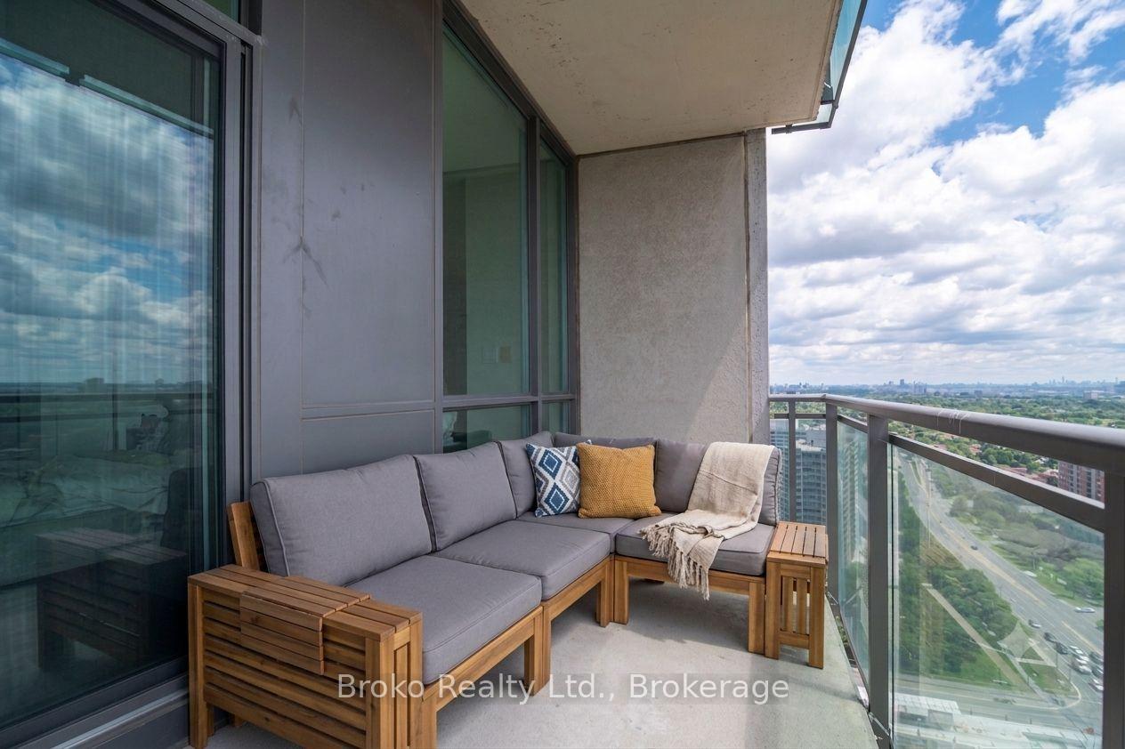 Photo 5 of Unit 2907, 3515 Kariya Drive, Mississauga, City Centre — HOMEH