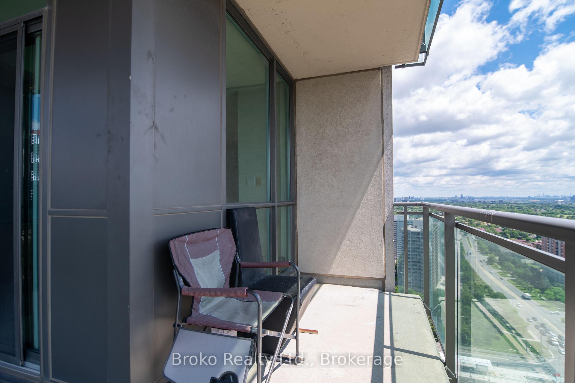 Photo 8 of Unit 2907, 3515 Kariya Drive, Mississauga, City Centre — HOMEH
