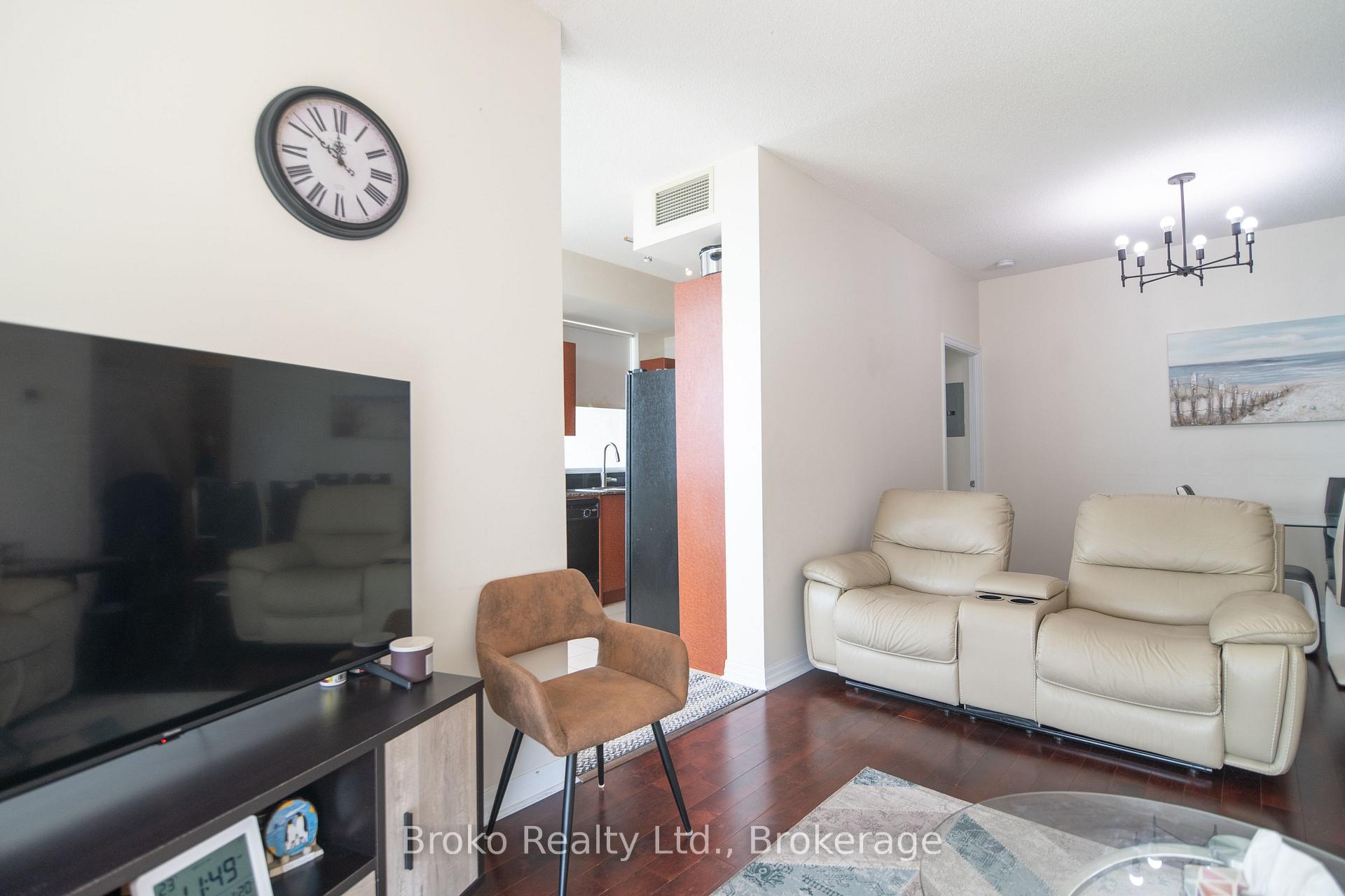 Photo 17 of Unit 2907, 3515 Kariya Drive, Mississauga, City Centre — HOMEH
