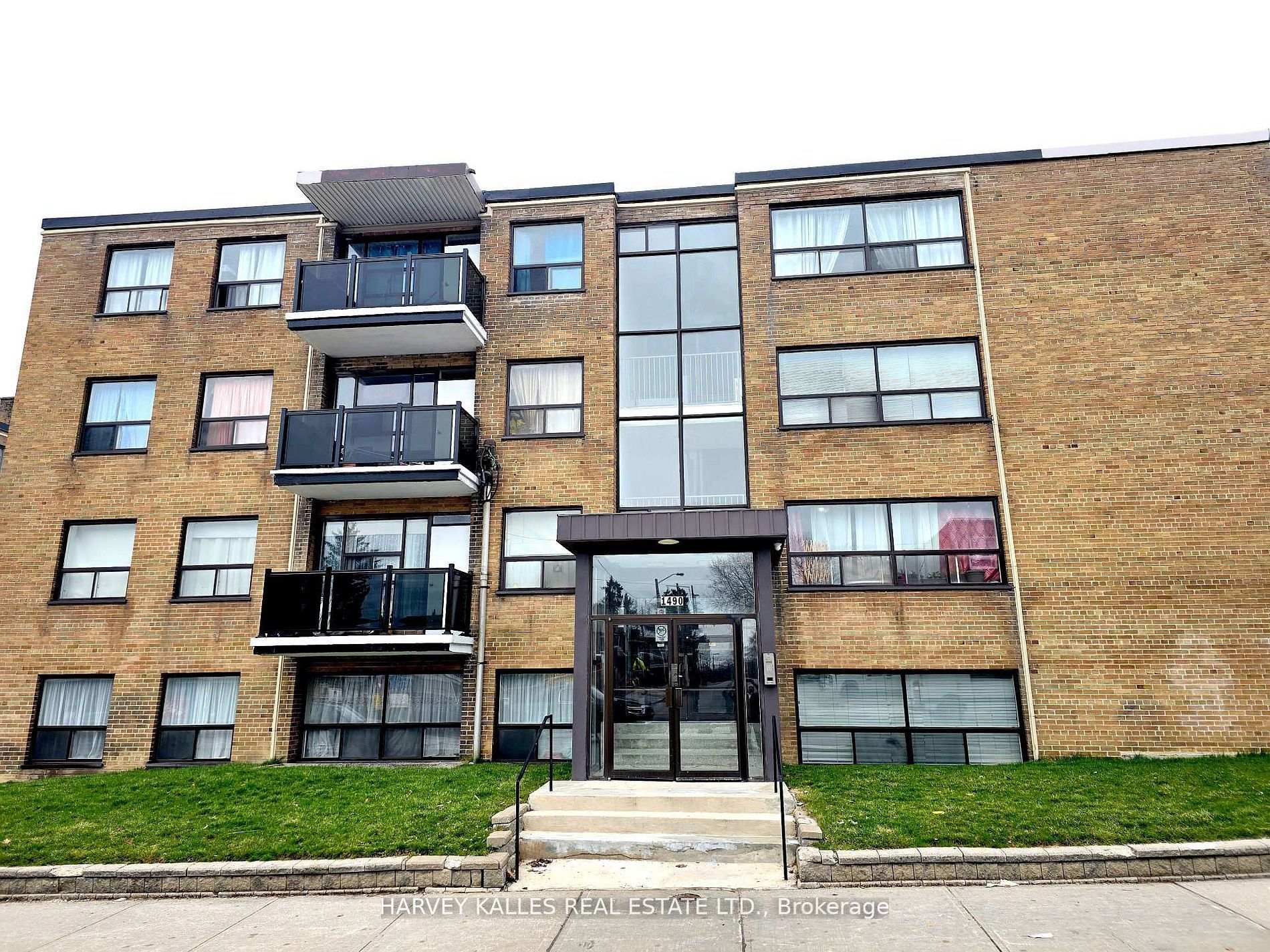 Front of Unit 402, 1490 Eglinton Avenue W