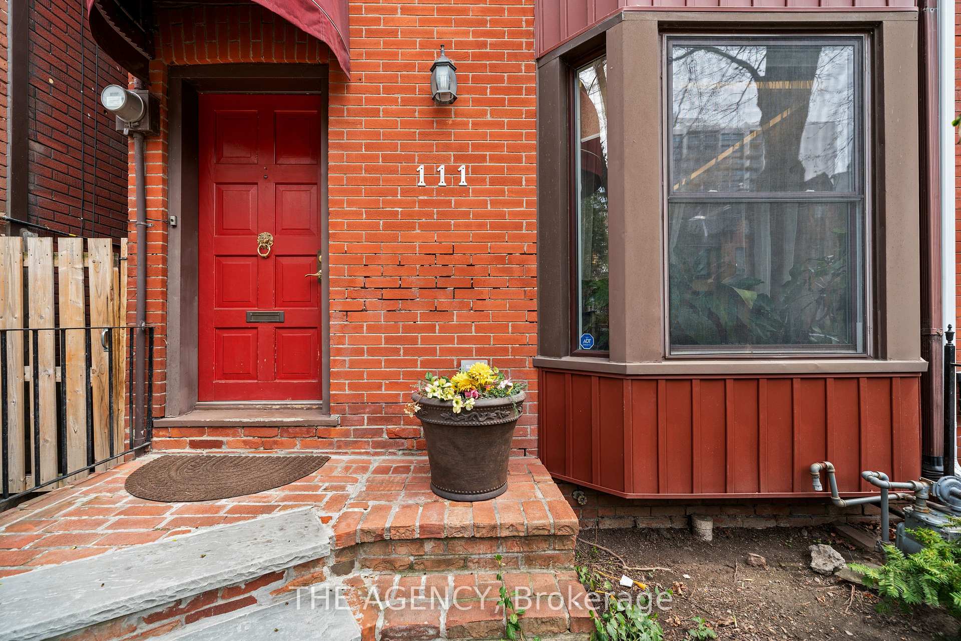 Photo 2 of 111 Seaton Street, Toronto, Moss Park — HOMEH