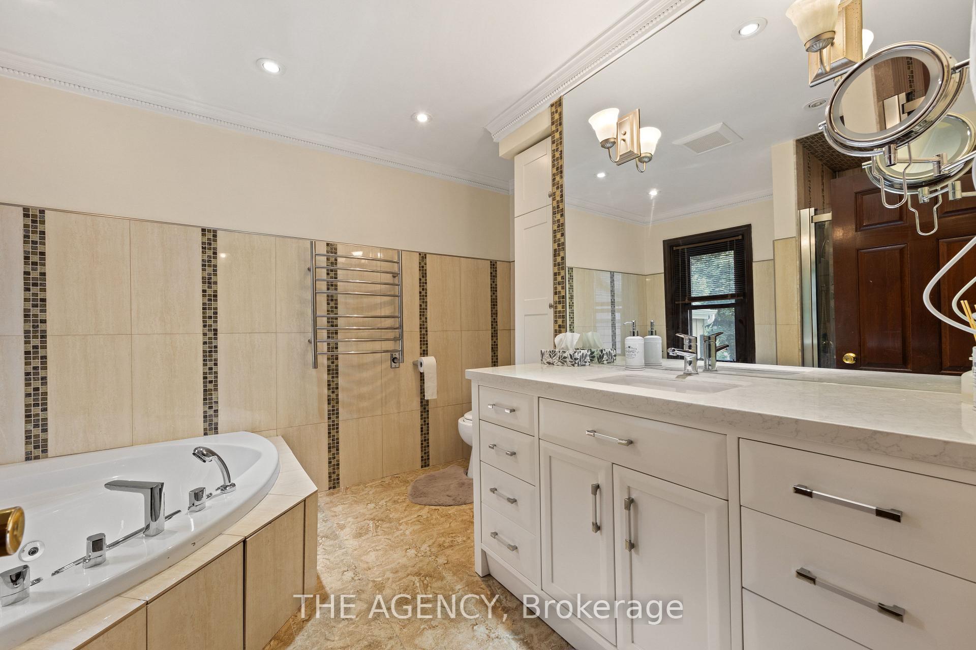 Photo 13 of 111 Seaton Street, Toronto, Moss Park — HOMEH