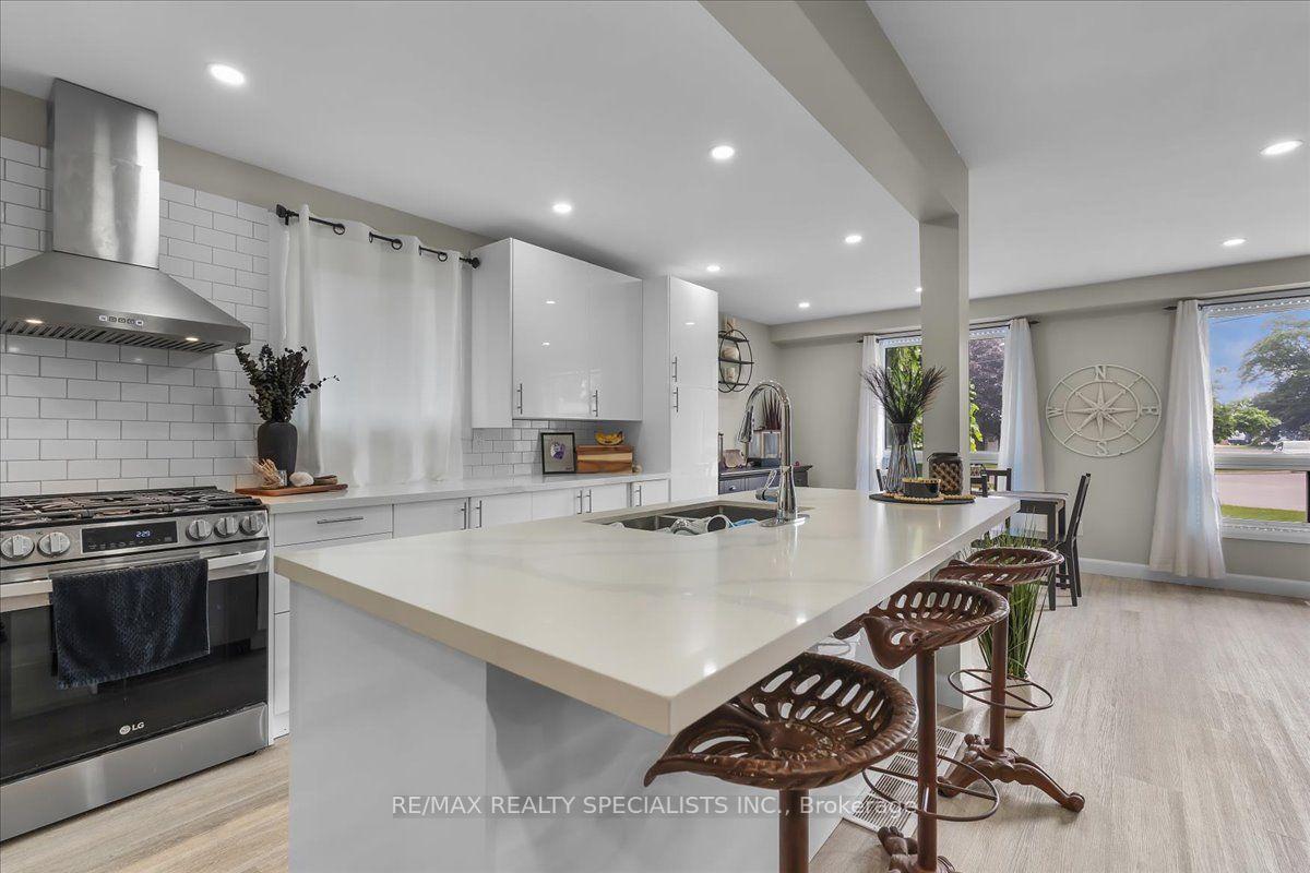 Photo 8 of 12 Wardell Crescent, Haldimand — HOMEH