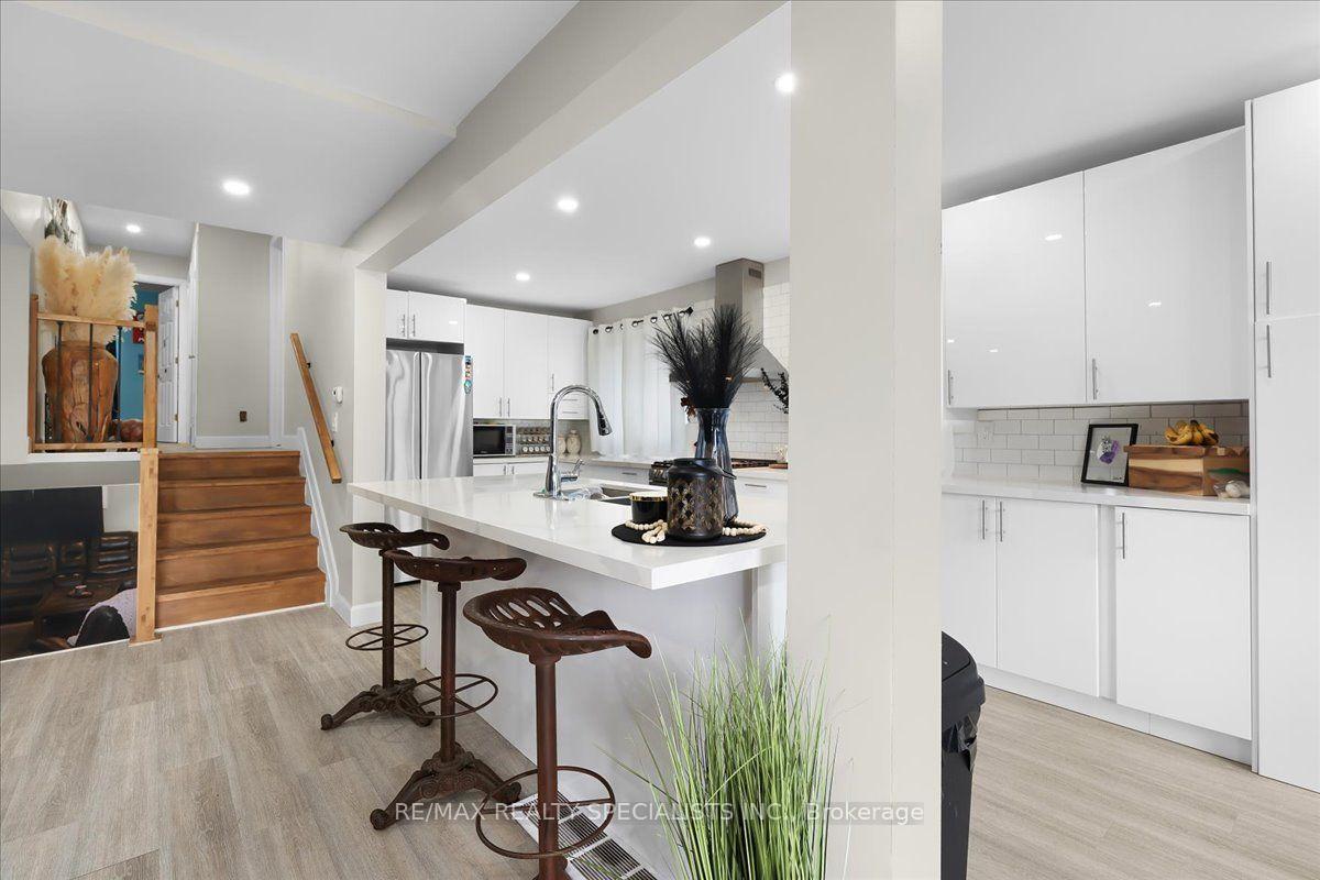 Photo 9 of 12 Wardell Crescent, Haldimand — HOMEH