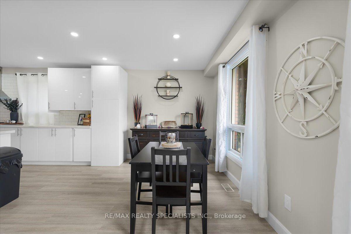 Photo 15 of 12 Wardell Crescent, Haldimand — HOMEH