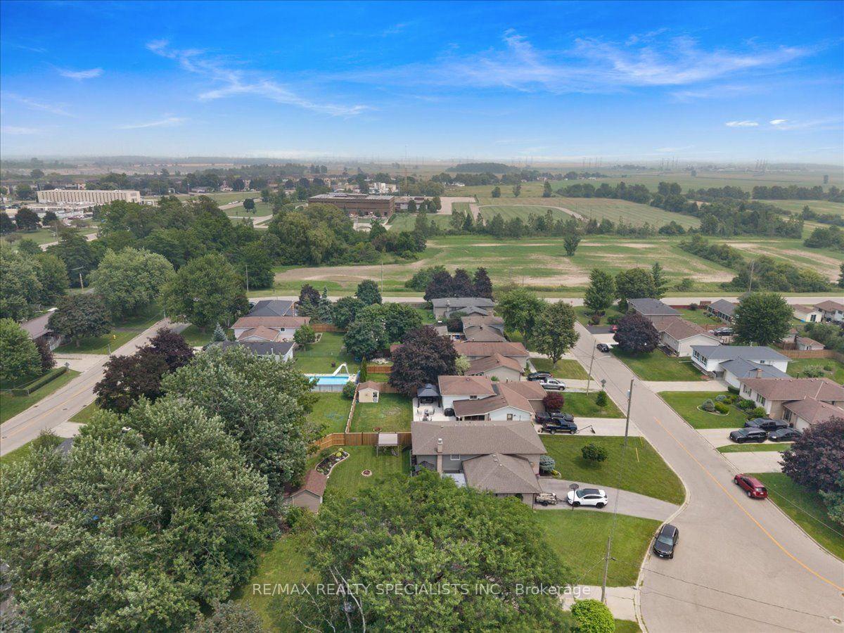 Photo 44 of 12 Wardell Crescent, Haldimand — HOMEH
