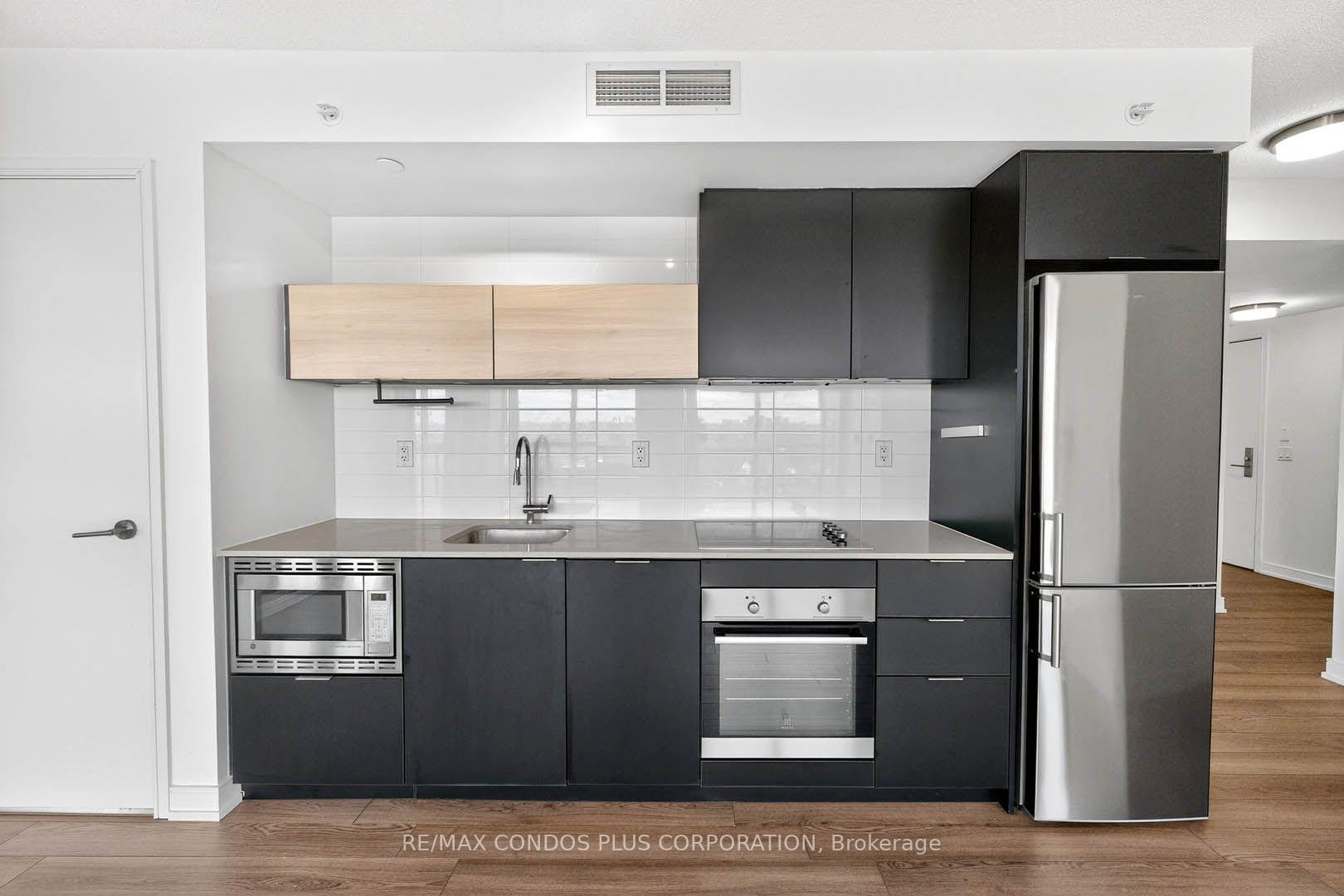 Photo 13 of Unit 904, 20  Road Thomas Riley Road, Etobicoke, Islington-City Centre West — HOMEH