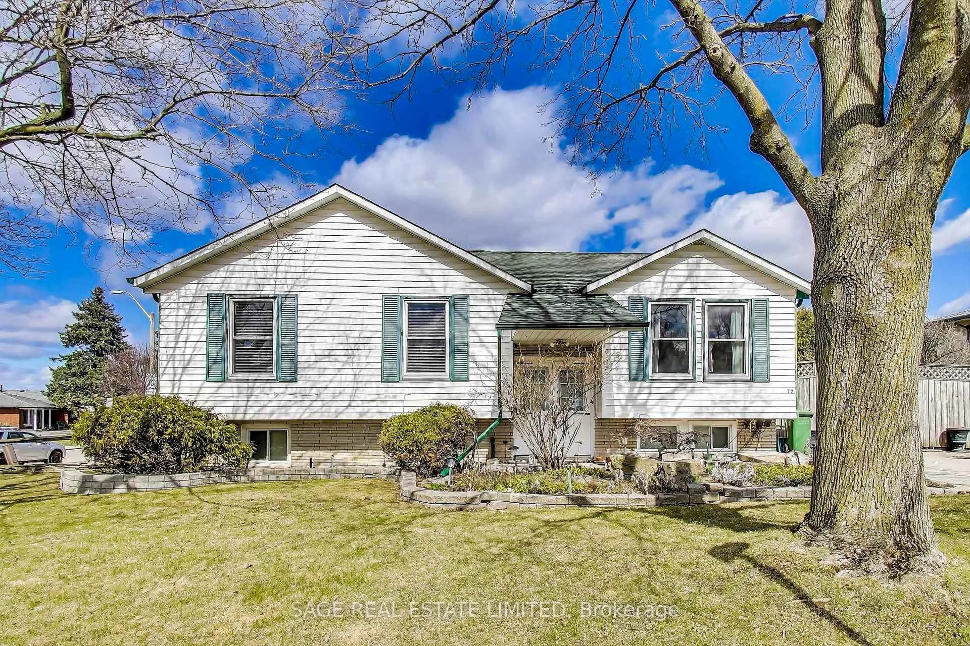 Photo 1 of 72 Glenvale Drive, Hamilton, Gilkson — HOMEH