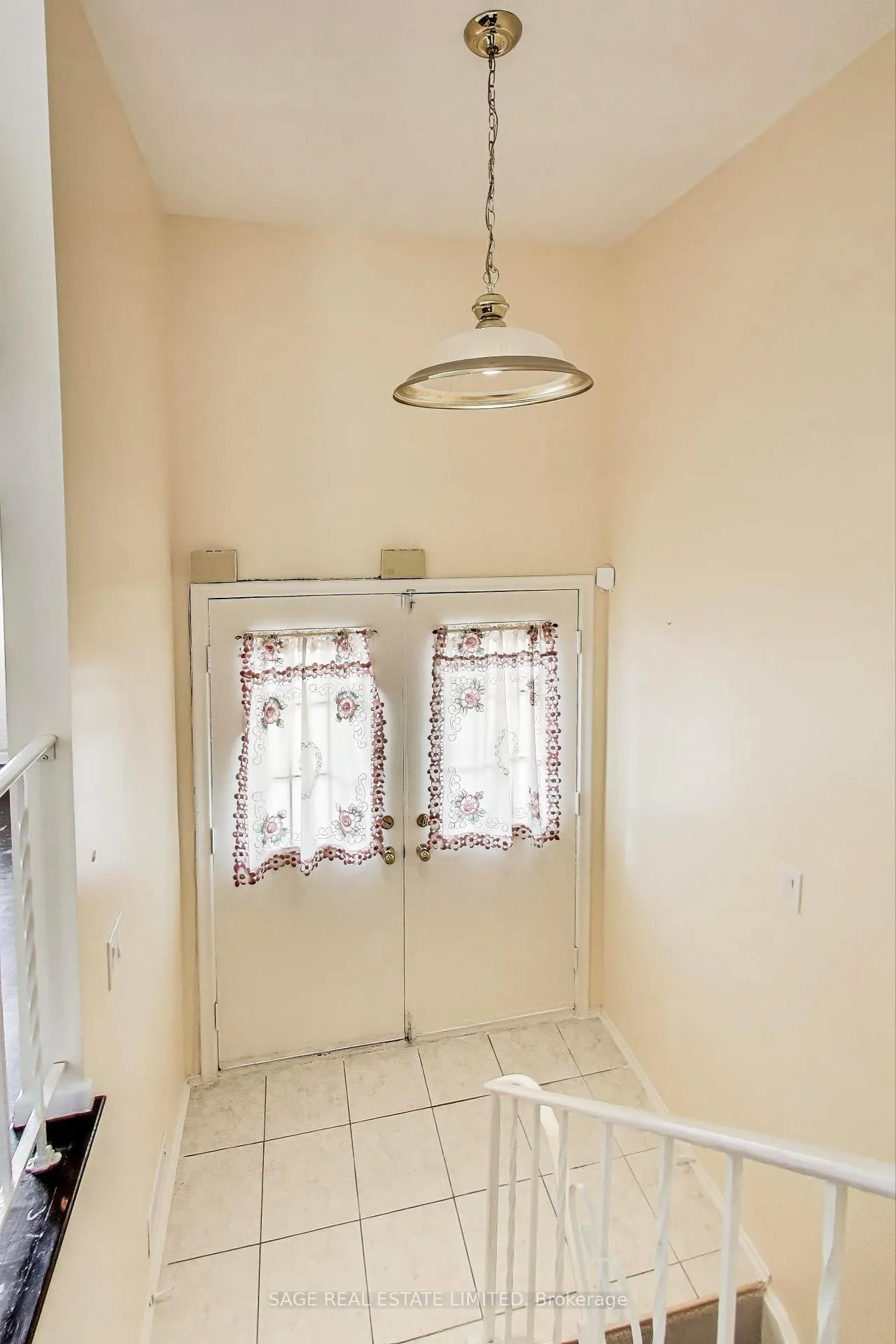 Photo 4 of 72 Glenvale Drive, Hamilton, Gilkson — HOMEH