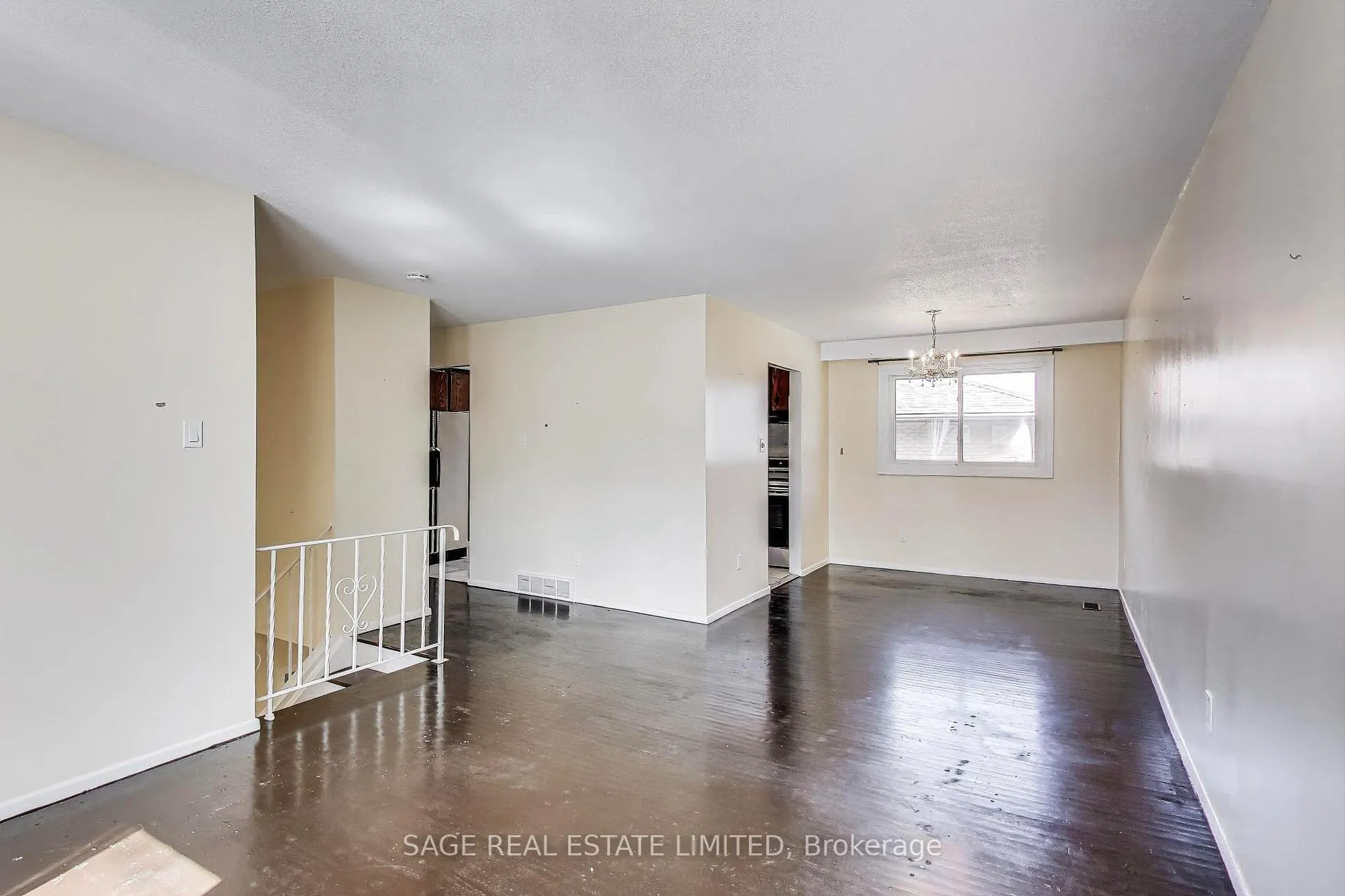 Photo 6 of 72 Glenvale Drive, Hamilton, Gilkson — HOMEH