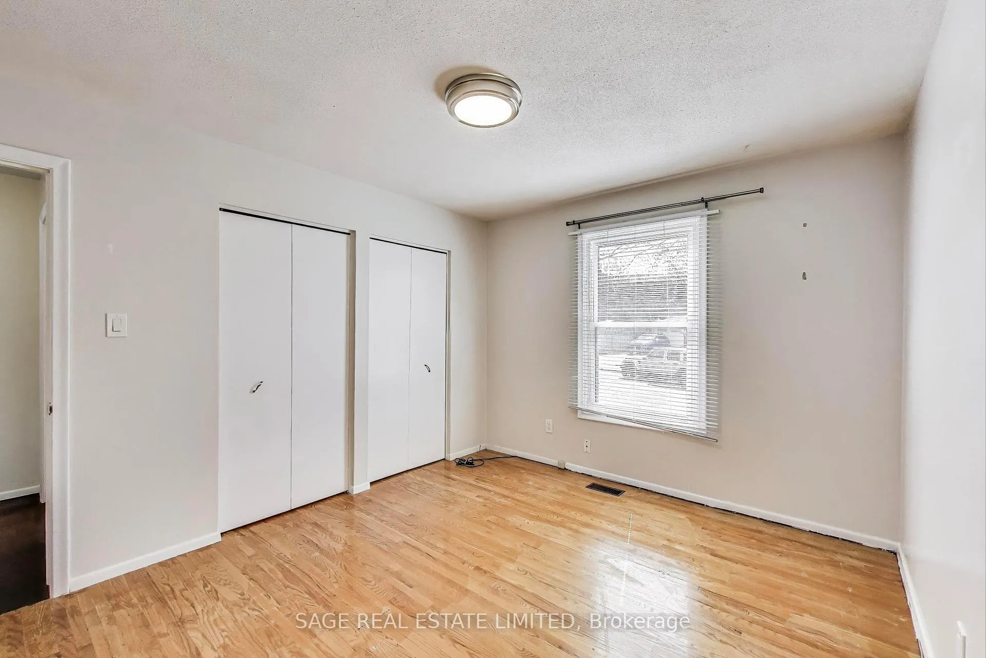 Photo 11 of 72 Glenvale Drive, Hamilton, Gilkson — HOMEH