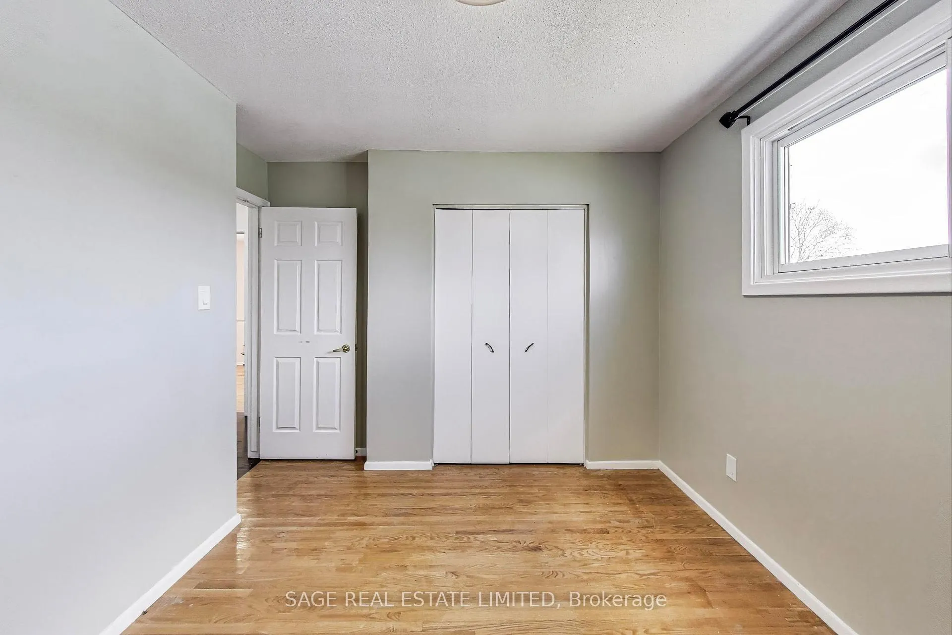 Photo 14 of 72 Glenvale Drive, Hamilton, Gilkson — HOMEH