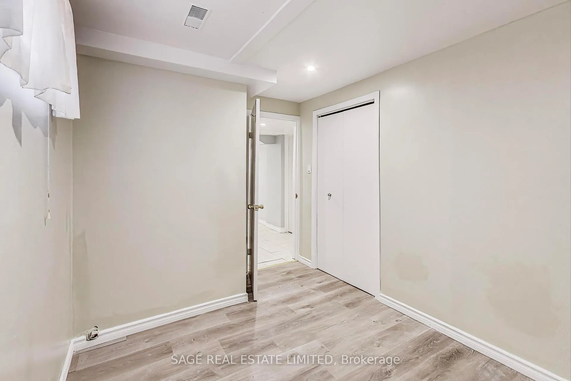 Photo 26 of 72 Glenvale Drive, Hamilton, Gilkson — HOMEH