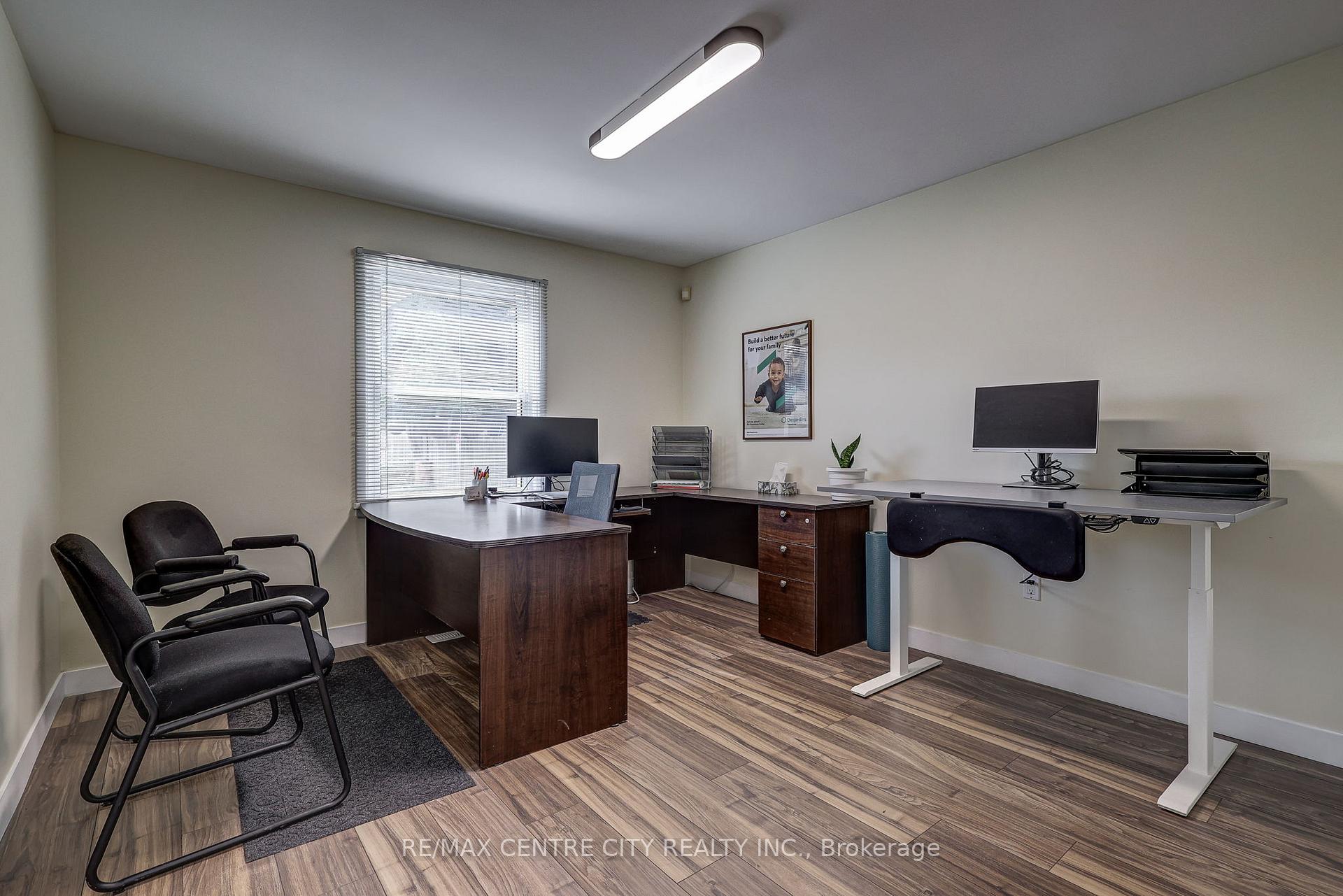 Photo 15 of 587 Lambton Street, London, East B — HOMEH