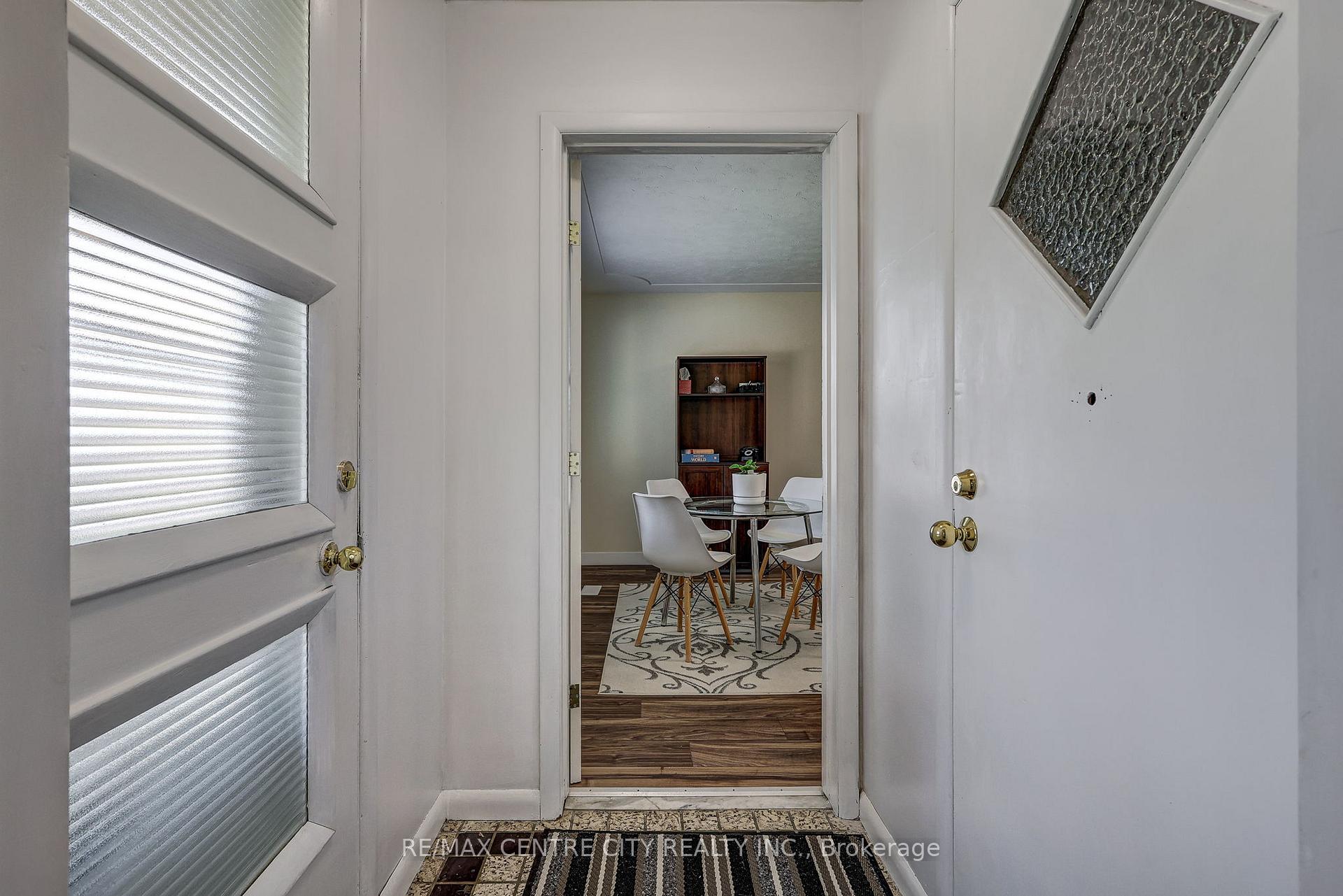 Photo 22 of 587 Lambton Street, London, East B — HOMEH