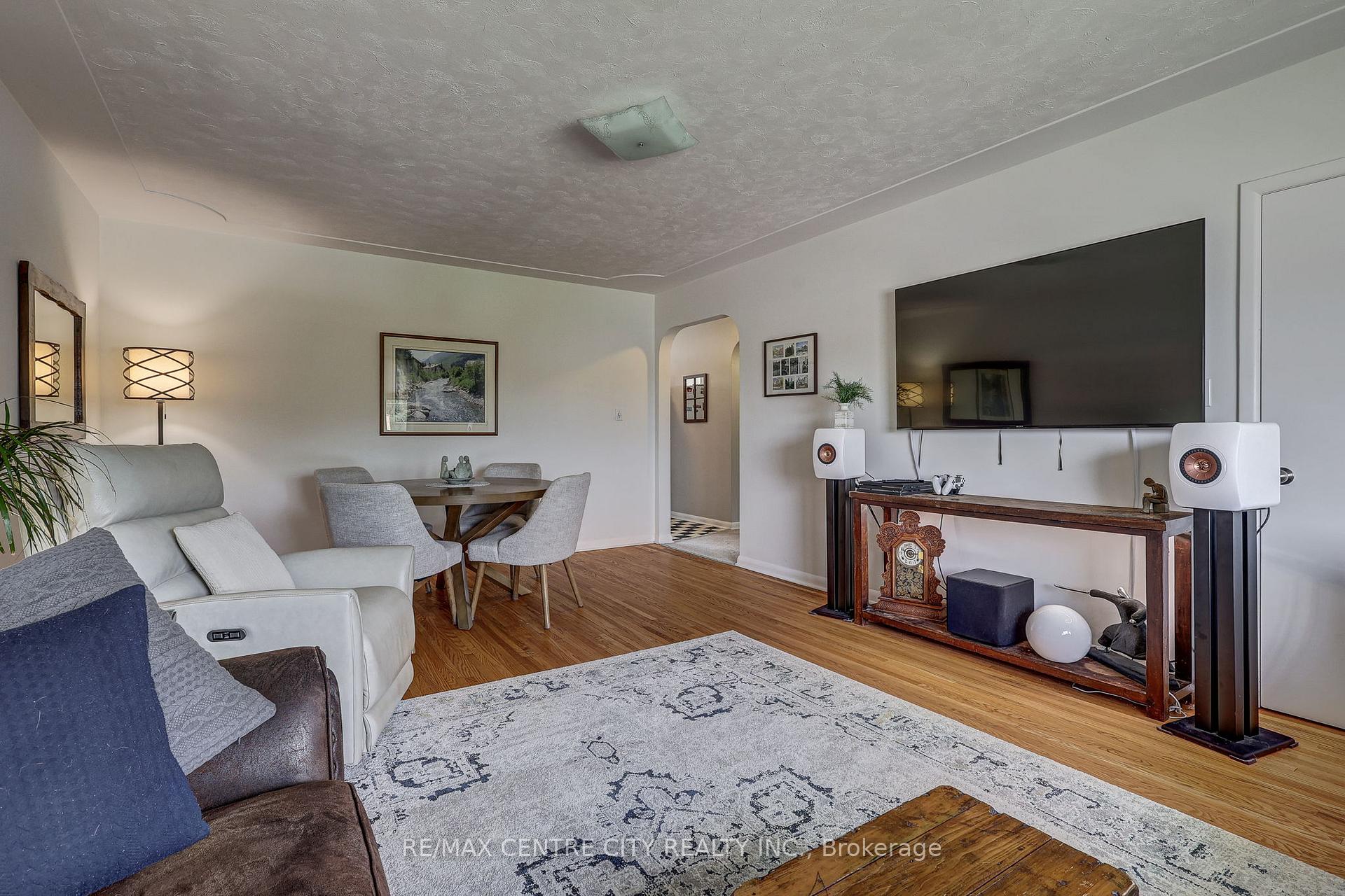 Photo 35 of 587 Lambton Street, London, East B — HOMEH