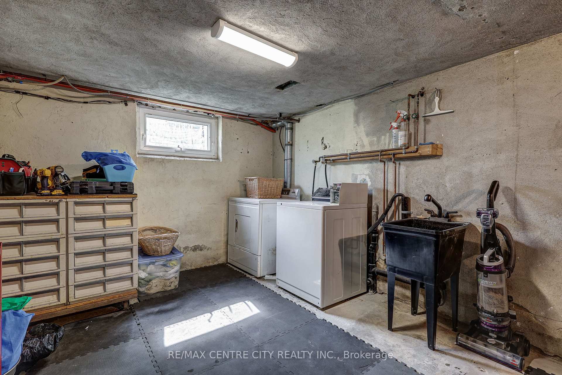 Photo 47 of 587 Lambton Street, London, East B — HOMEH