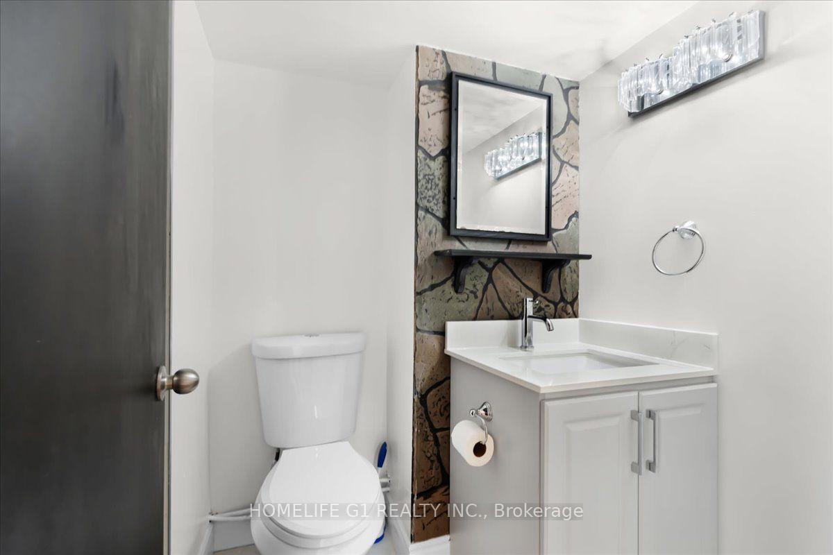 Photo 23 of 19 Milton Avenue W, Cambridge, Silver Heights — HOMEH