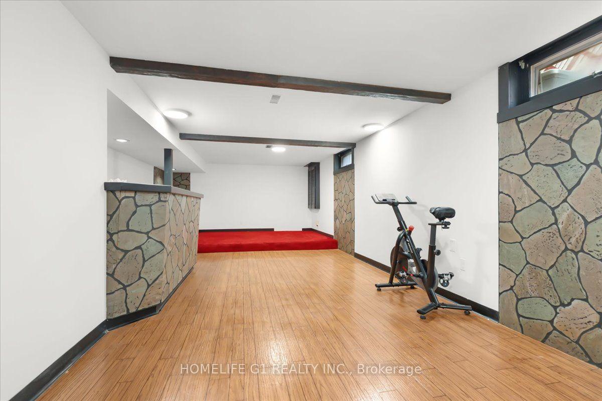 Photo 25 of 19 Milton Avenue W, Cambridge, Silver Heights — HOMEH