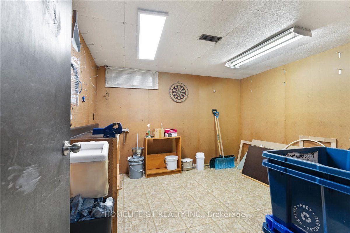 Photo 28 of 19 Milton Avenue W, Cambridge, Silver Heights — HOMEH