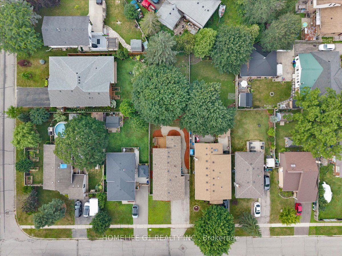 Photo 35 of 19 Milton Avenue W, Cambridge, Silver Heights — HOMEH