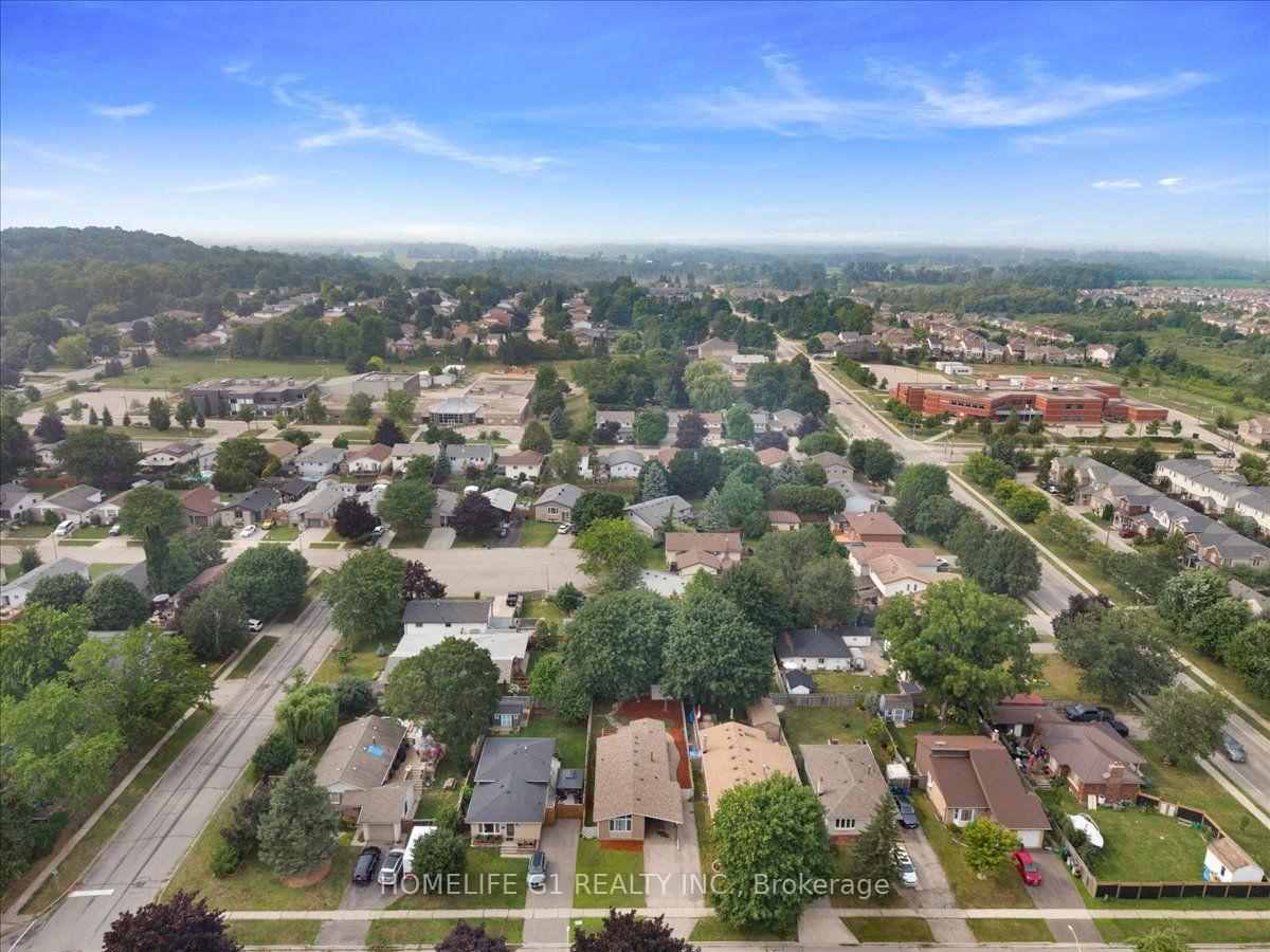 Photo 36 of 19 Milton Avenue W, Cambridge, Silver Heights — HOMEH