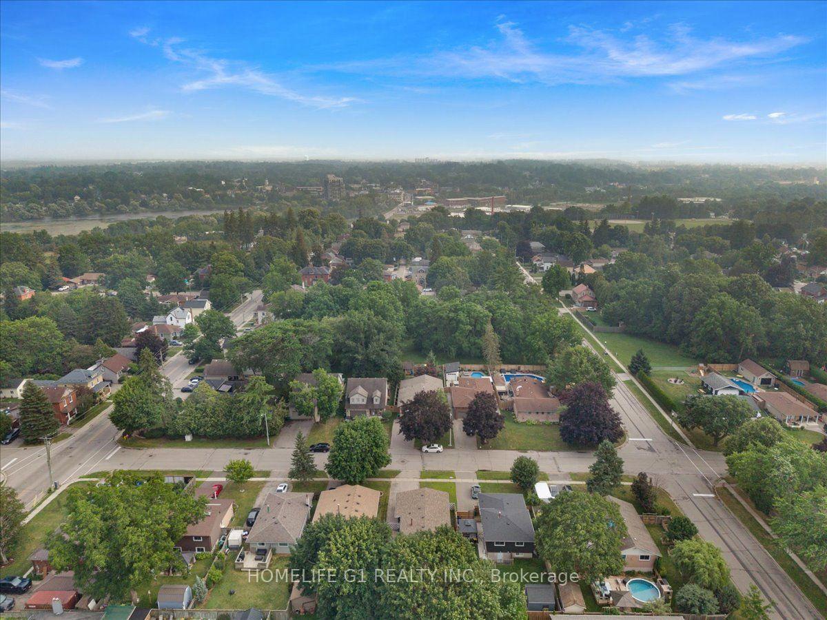 Photo 39 of 19 Milton Avenue W, Cambridge, Silver Heights — HOMEH