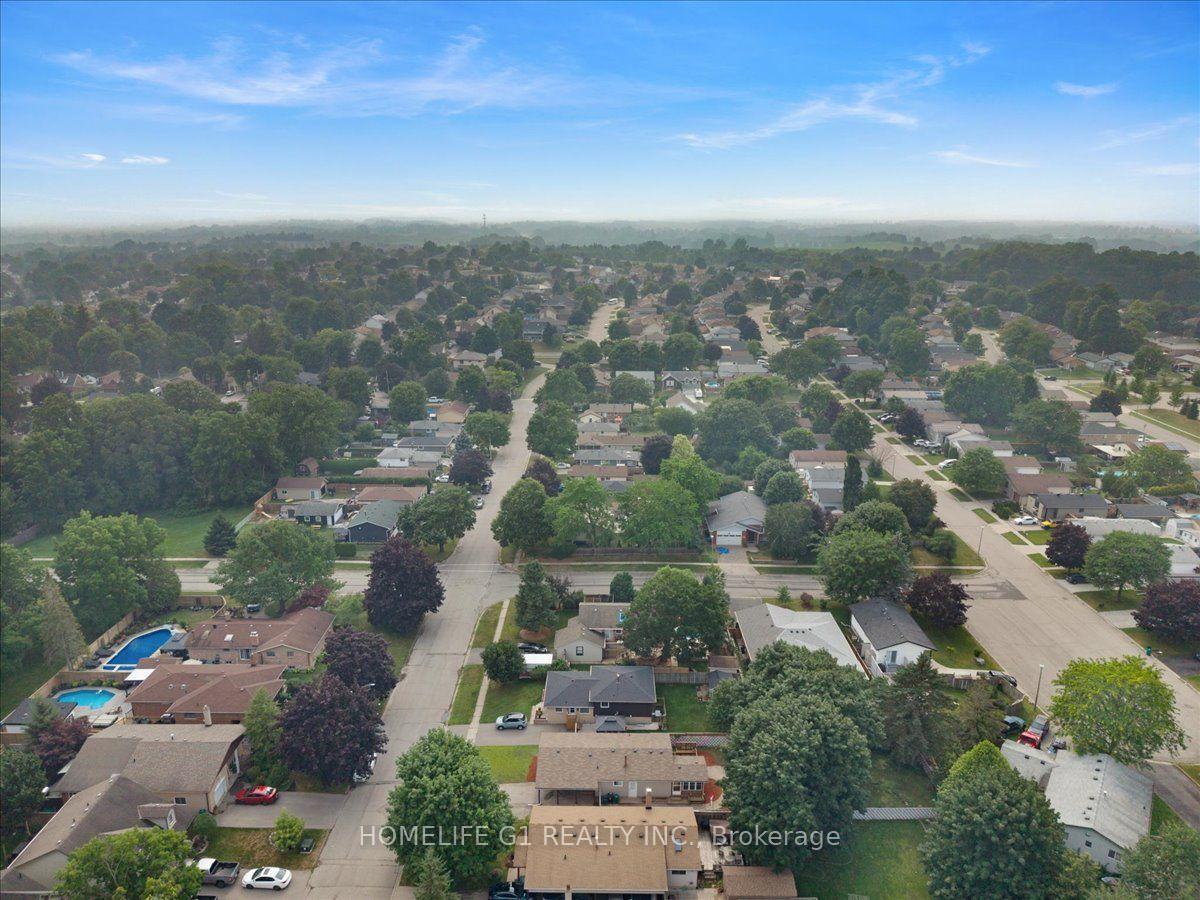 Photo 40 of 19 Milton Avenue W, Cambridge, Silver Heights — HOMEH