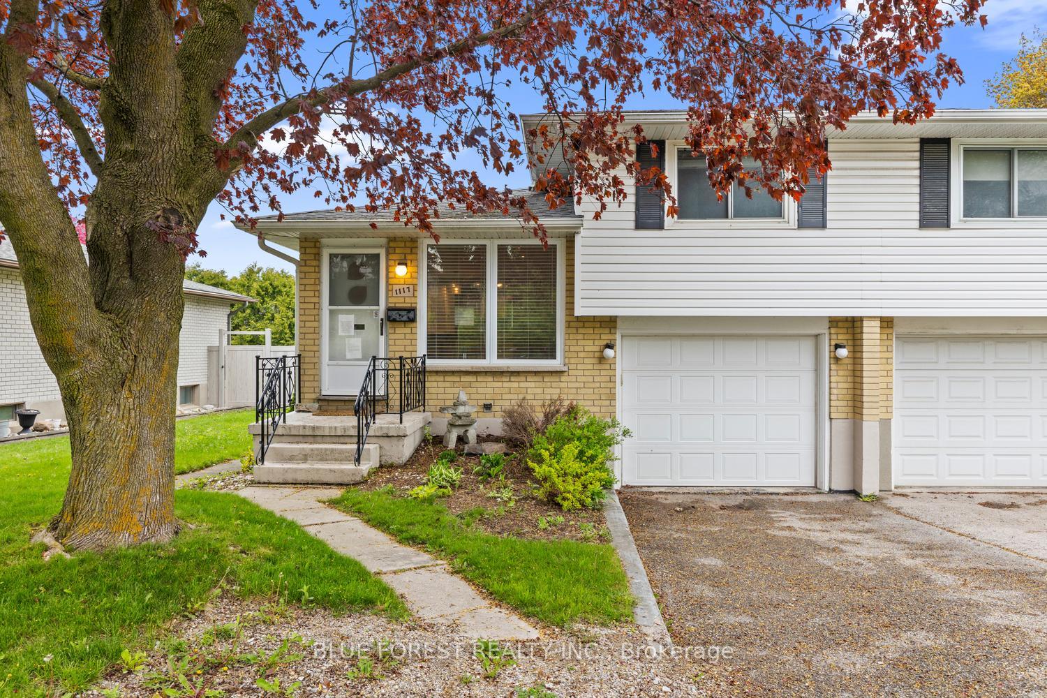 Photo 1 of 1117 Byron Baseline Road, London, South B — HOMEH