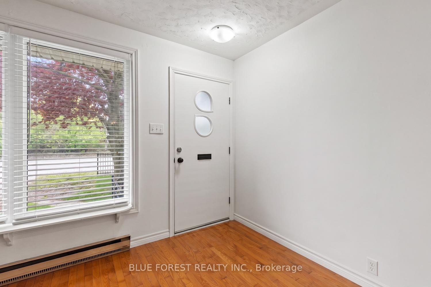 Photo 5 of 1117 Byron Baseline Road, London, South B — HOMEH